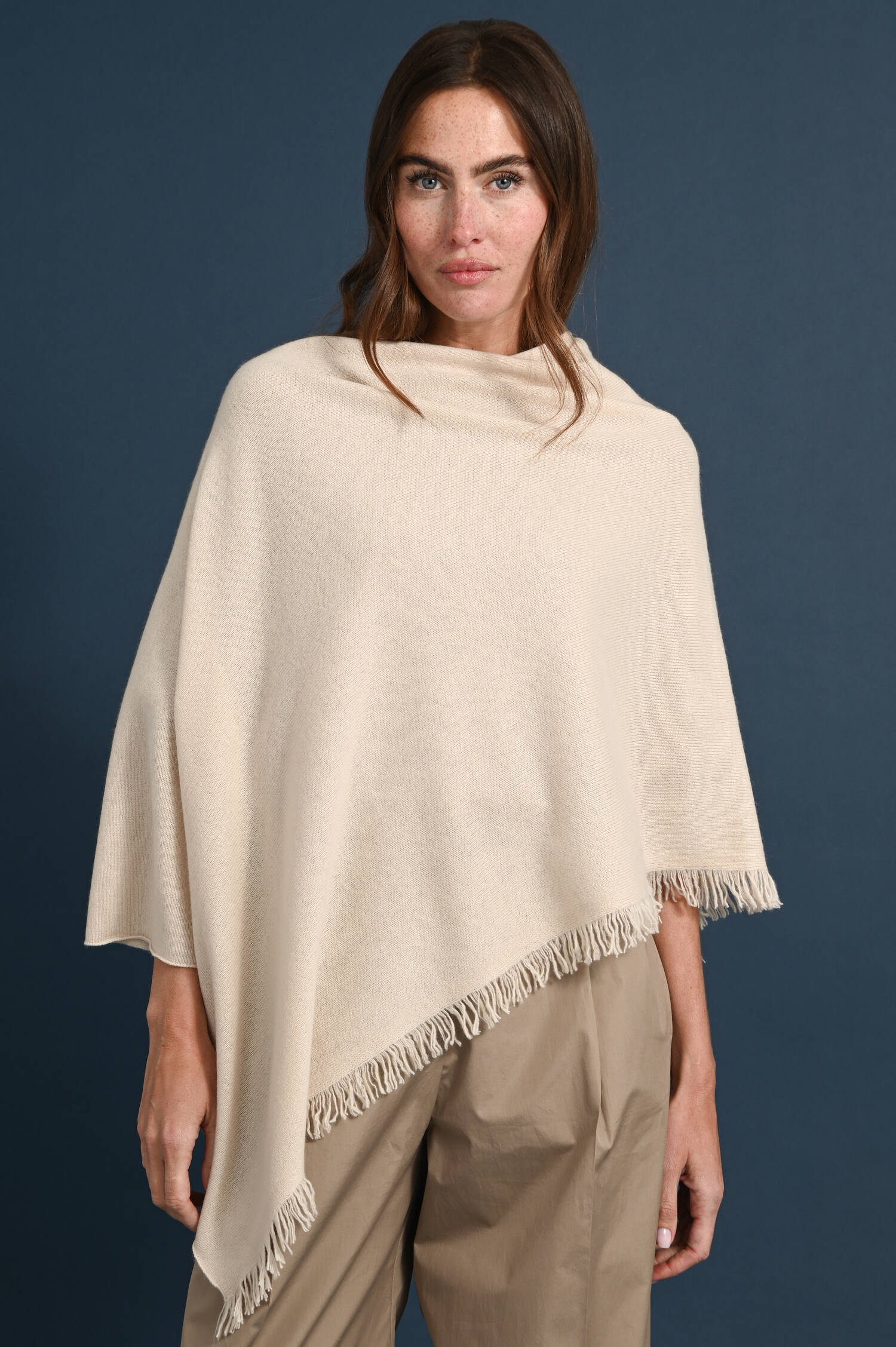 Poncho aus Cashmere in Beige