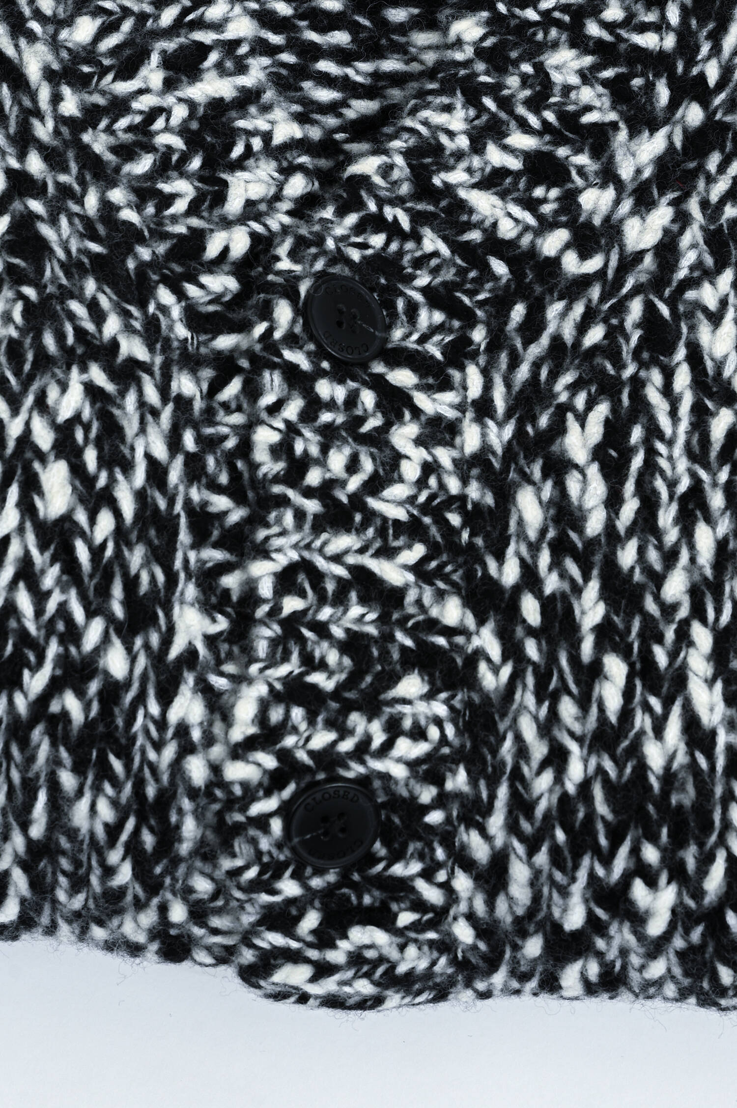 Grobstrickweste in Schwarz/Weiß
