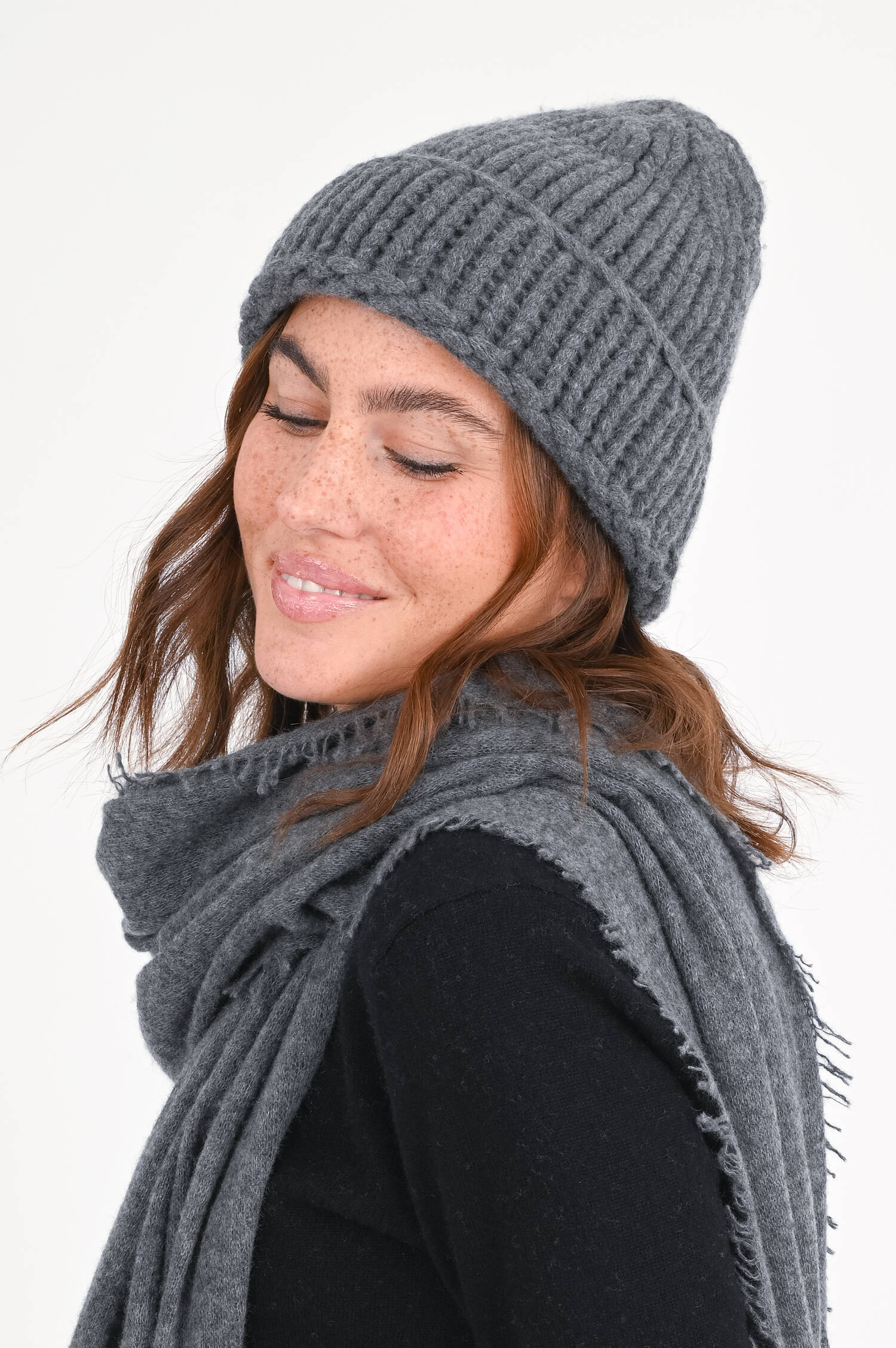 Maxi-Cashmere Mütze in Dunkelgrau Maxi-Cashmere Mütze in Dunkelgrau