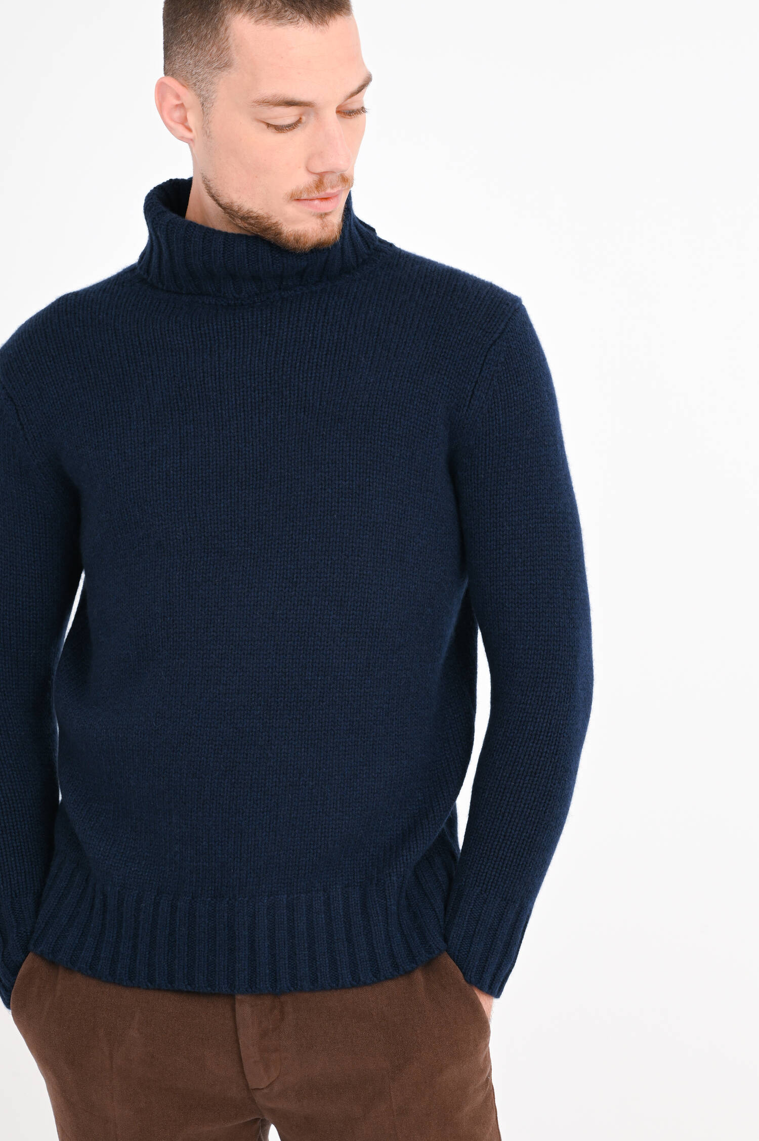 Rollkragen-Strickpullover aus Cashmere in Navy