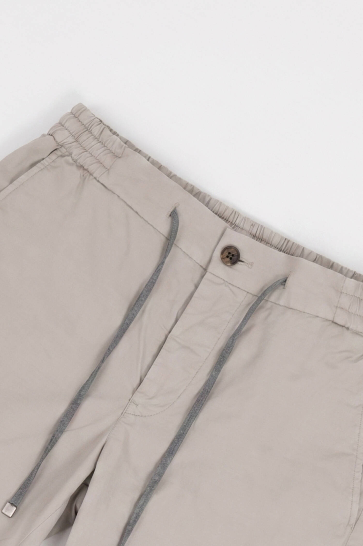 Bermuda-Shorts aus Baumwoll-Mix in Pastellsalbei