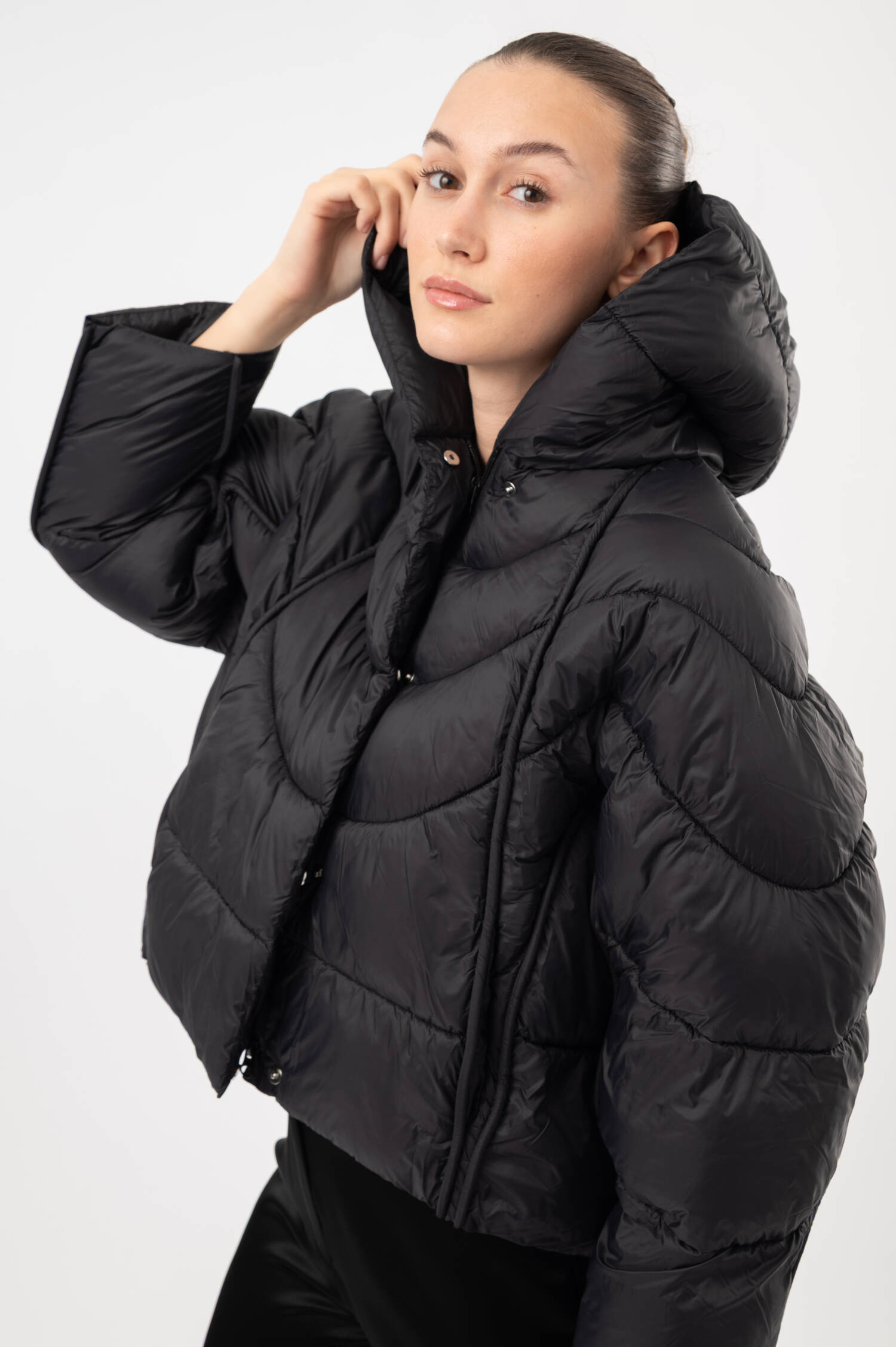 Steppjacke AKIKO in Schwarz Steppjacke AKIKO in Schwarz