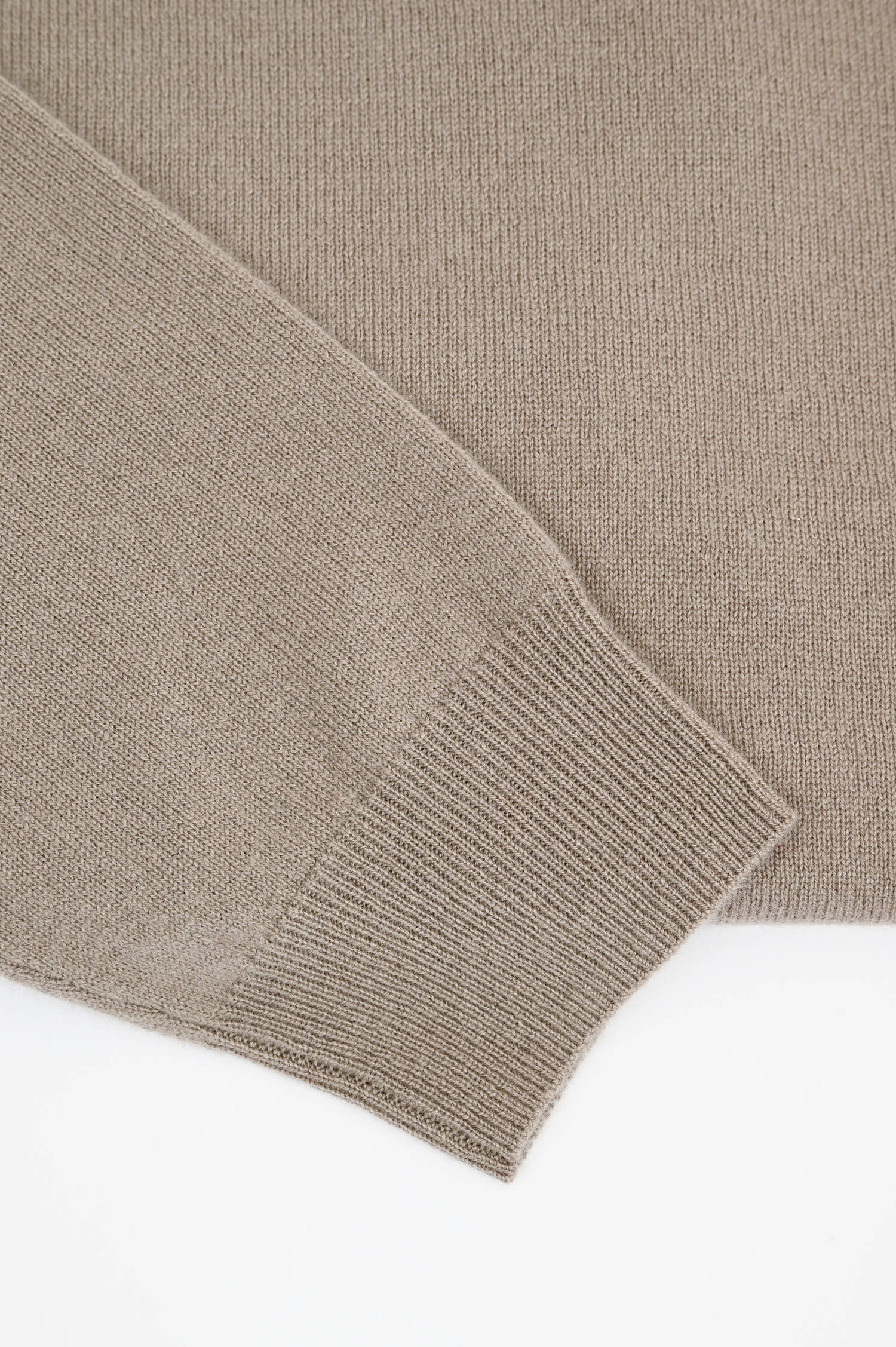 Cashmerepullover mit Rundhals in Roasted Cashew