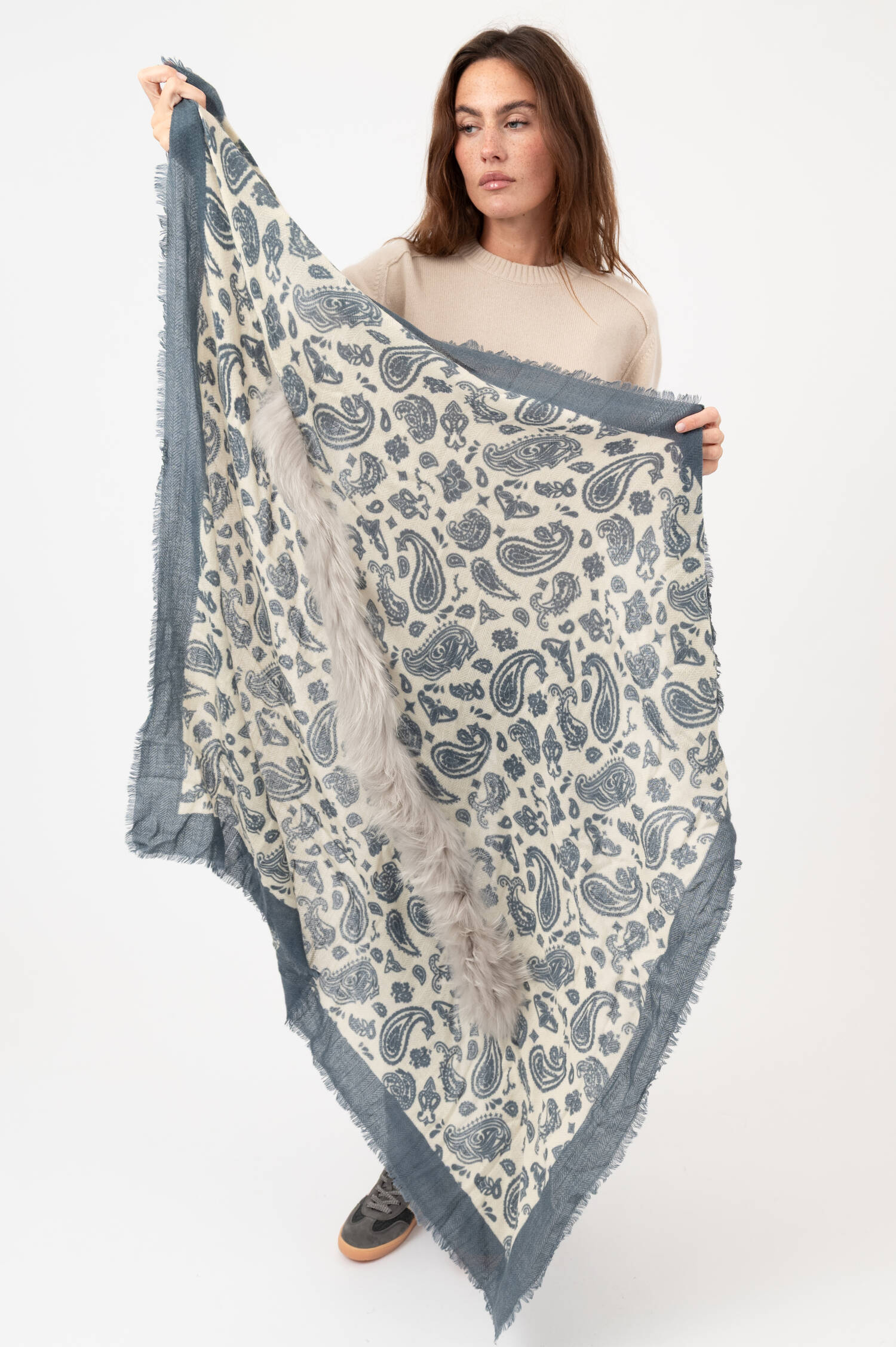 Cashmere Tuch JIMELLA mit Fell in Blau