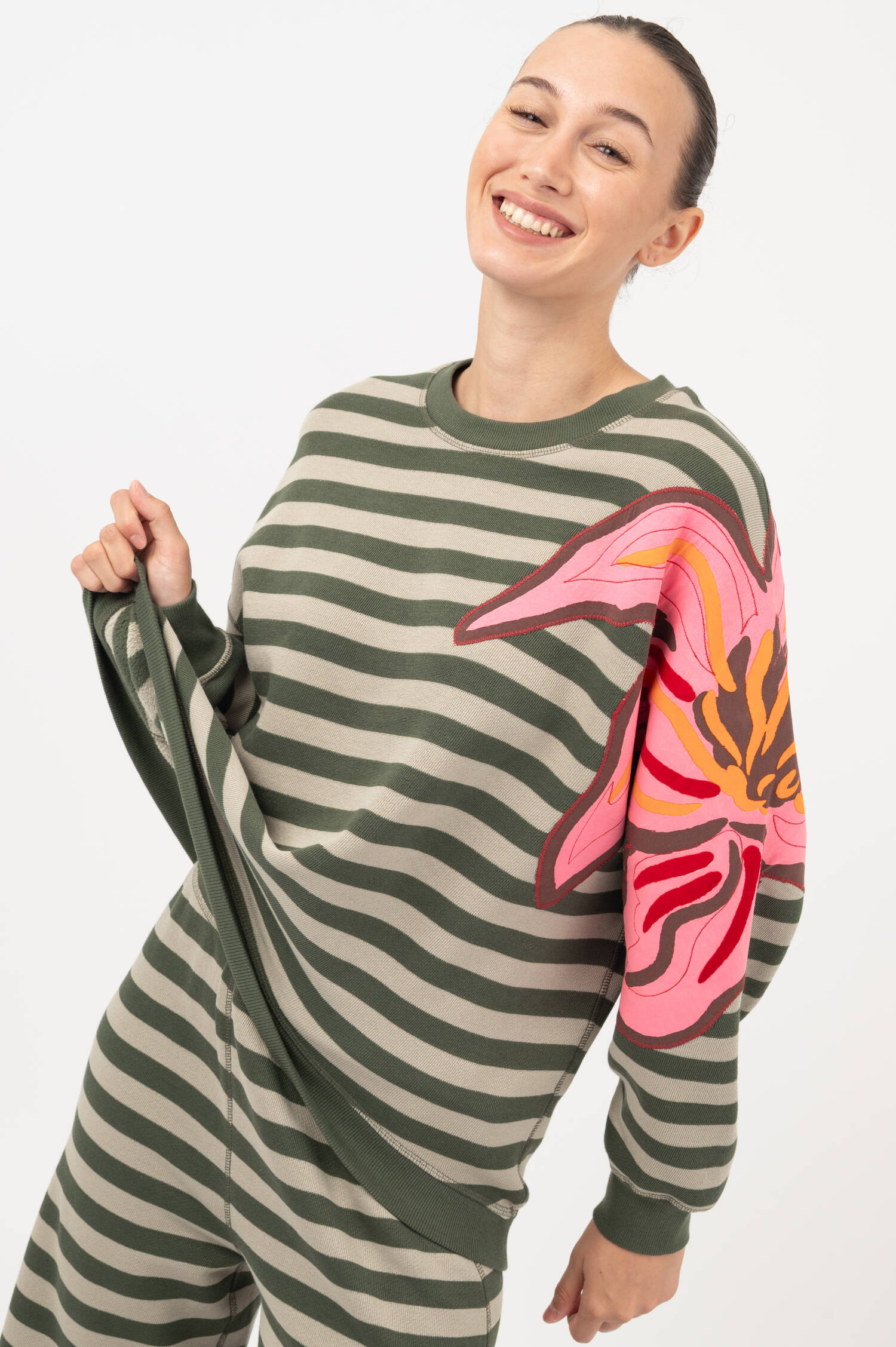Inside-Out Sweater HONI in Grün/Pink