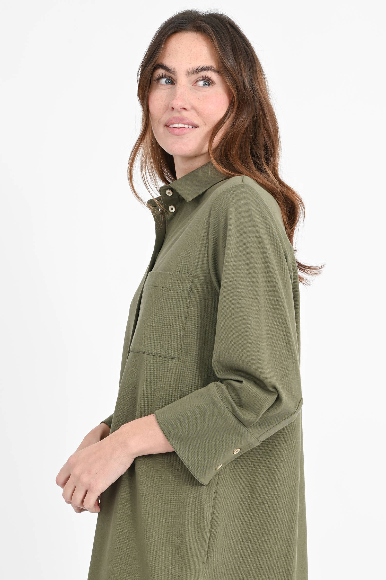 Polokleid mit aufgesetzter Tasche in Basil