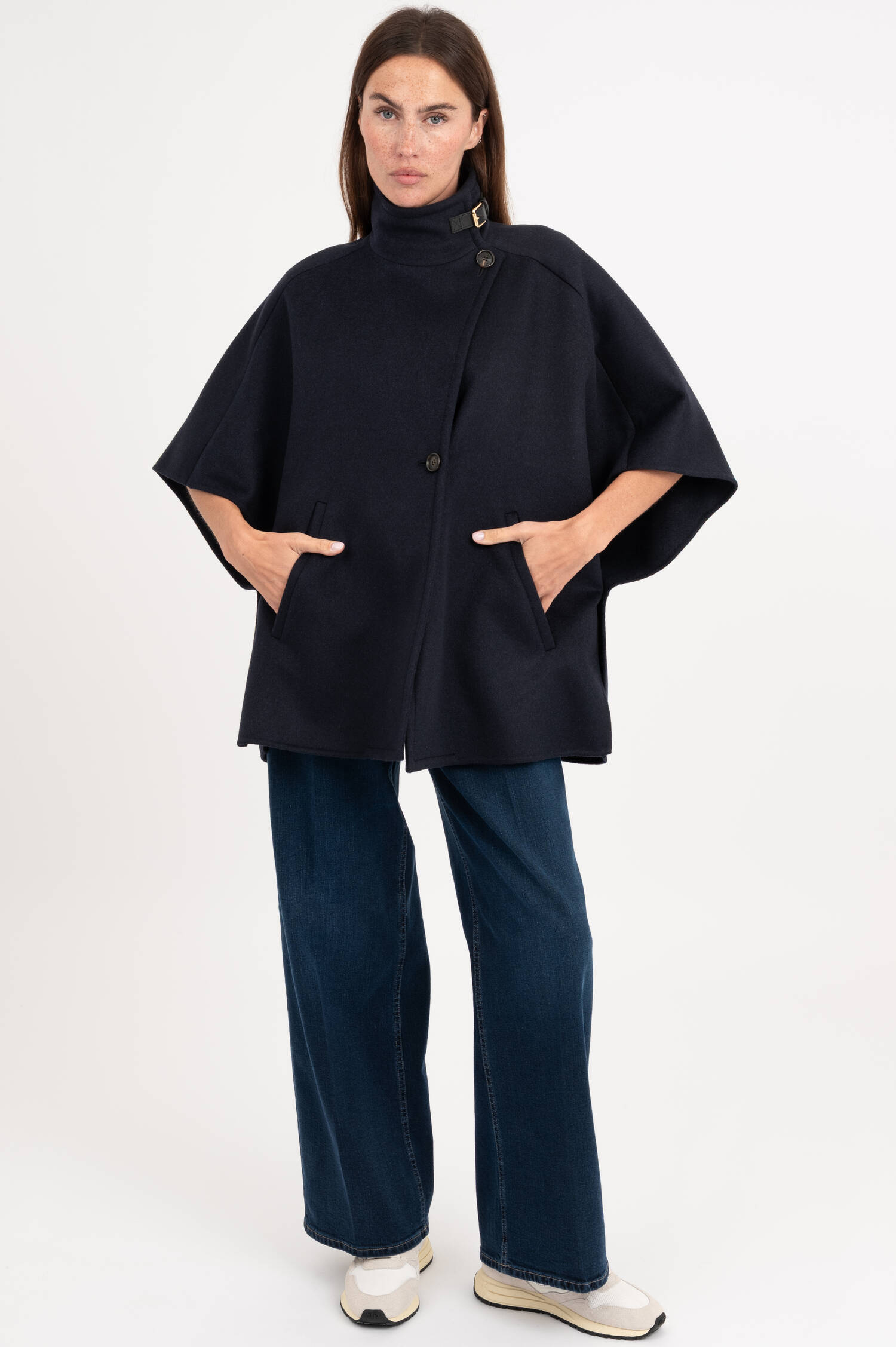 Cashmere Cape DERRIK in Navy Cashmere Cape DERRIK in Navy