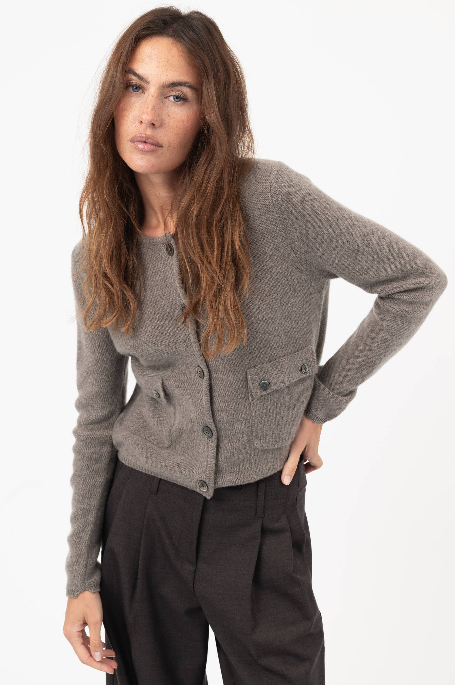 Cropped-Cashmere-Cardigan in Taupe Cropped-Cashmere-Cardigan in Taupe