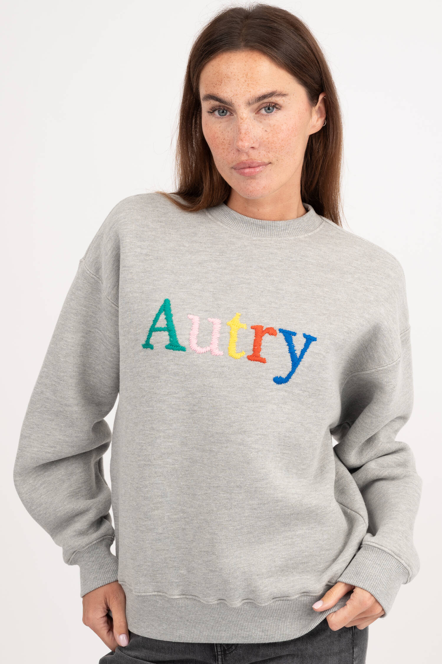 Sweatshirt mit Stick in Grau Sweatshirt mit Stick in Grau