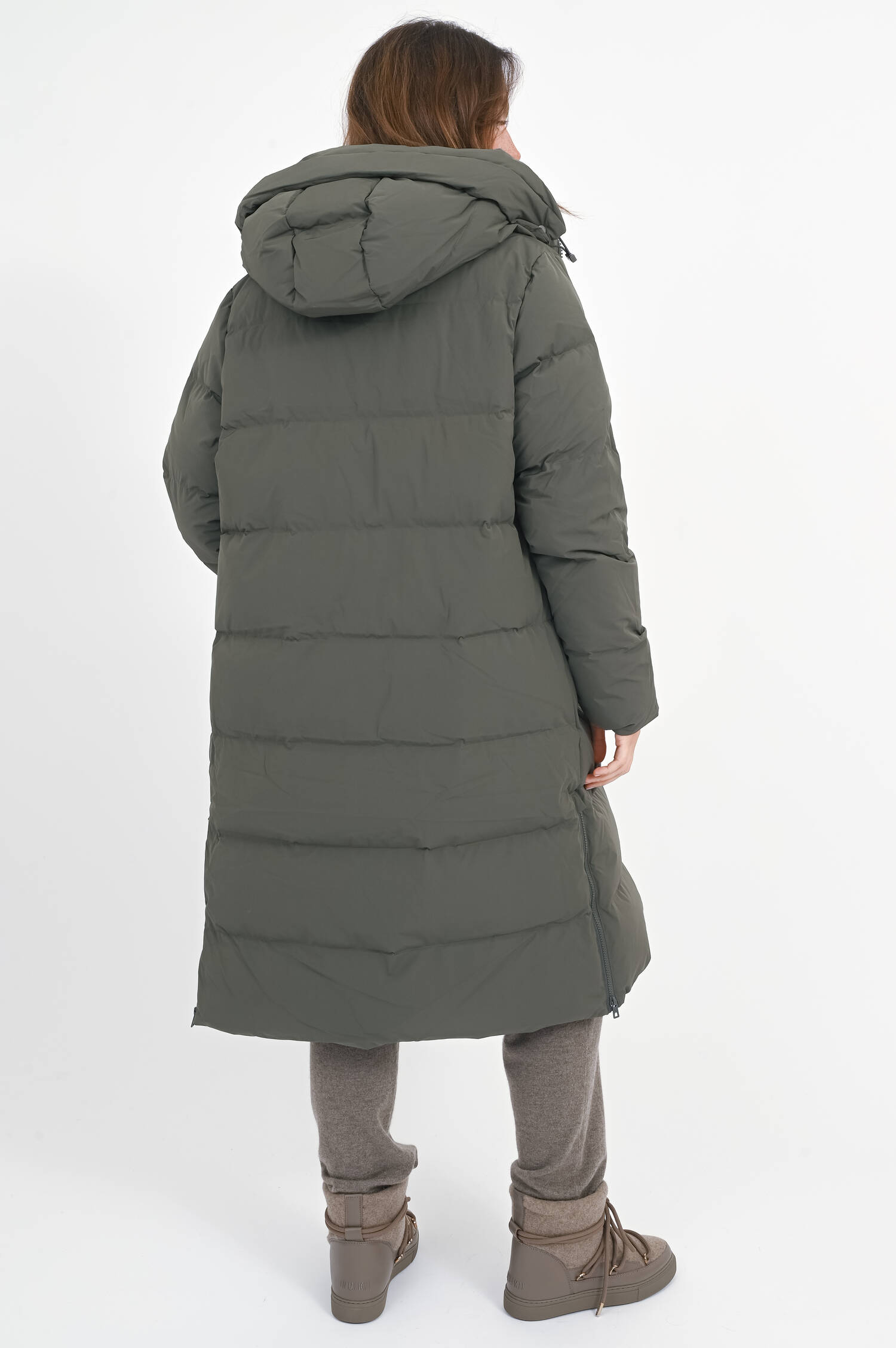 Steppmantel mit Seitenschlitzen in Oliv