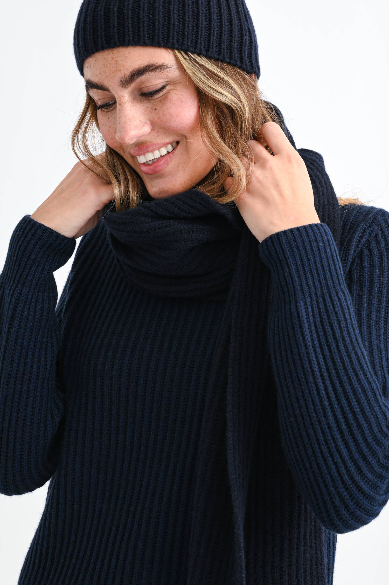 Rippstrick-Schal aus Cashmere in Midnight 