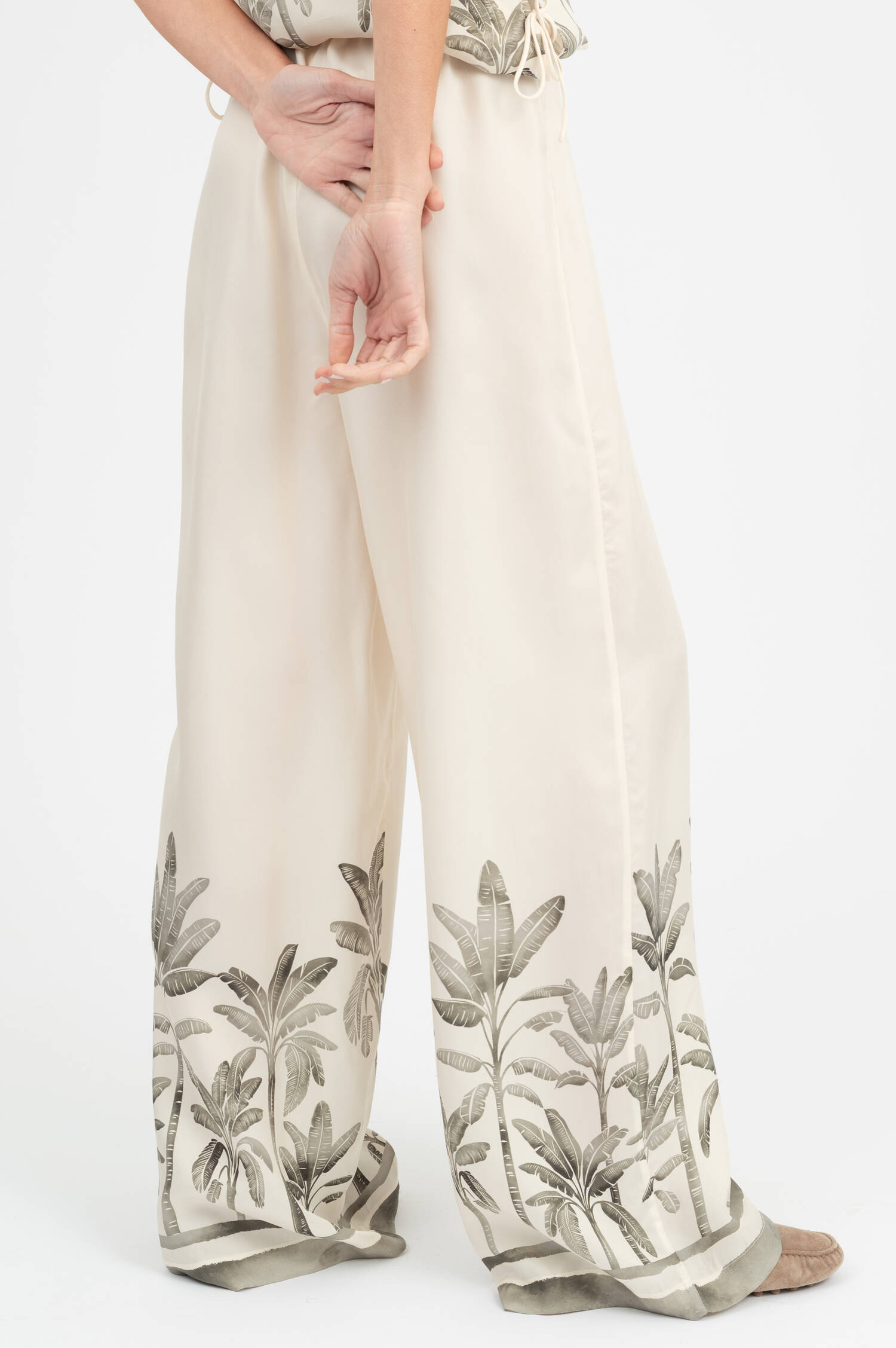 Hose IZABELLE mit Palmen-Print in Creme