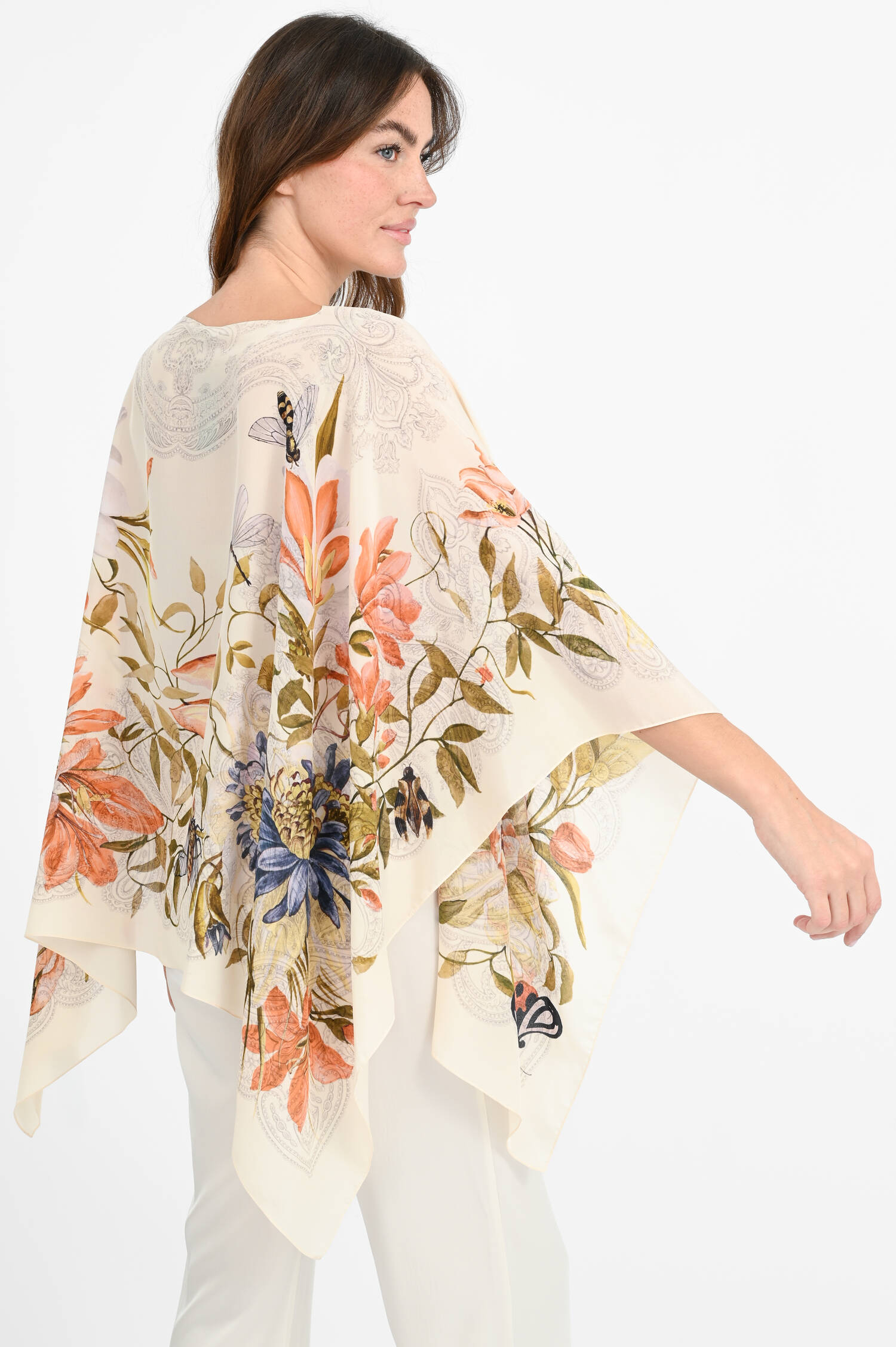 Seiden-Poncho mit floralem Design in Multicolor Seiden-Poncho mit floralem Design in Multicolor