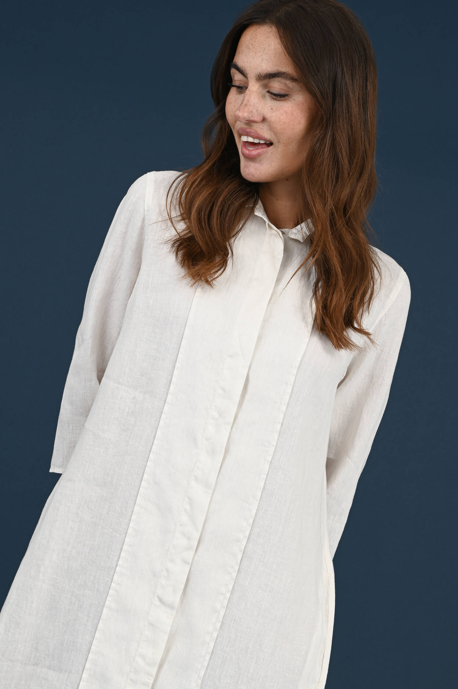 Leinenkleid mit Kellerfalten in Ivorybeige