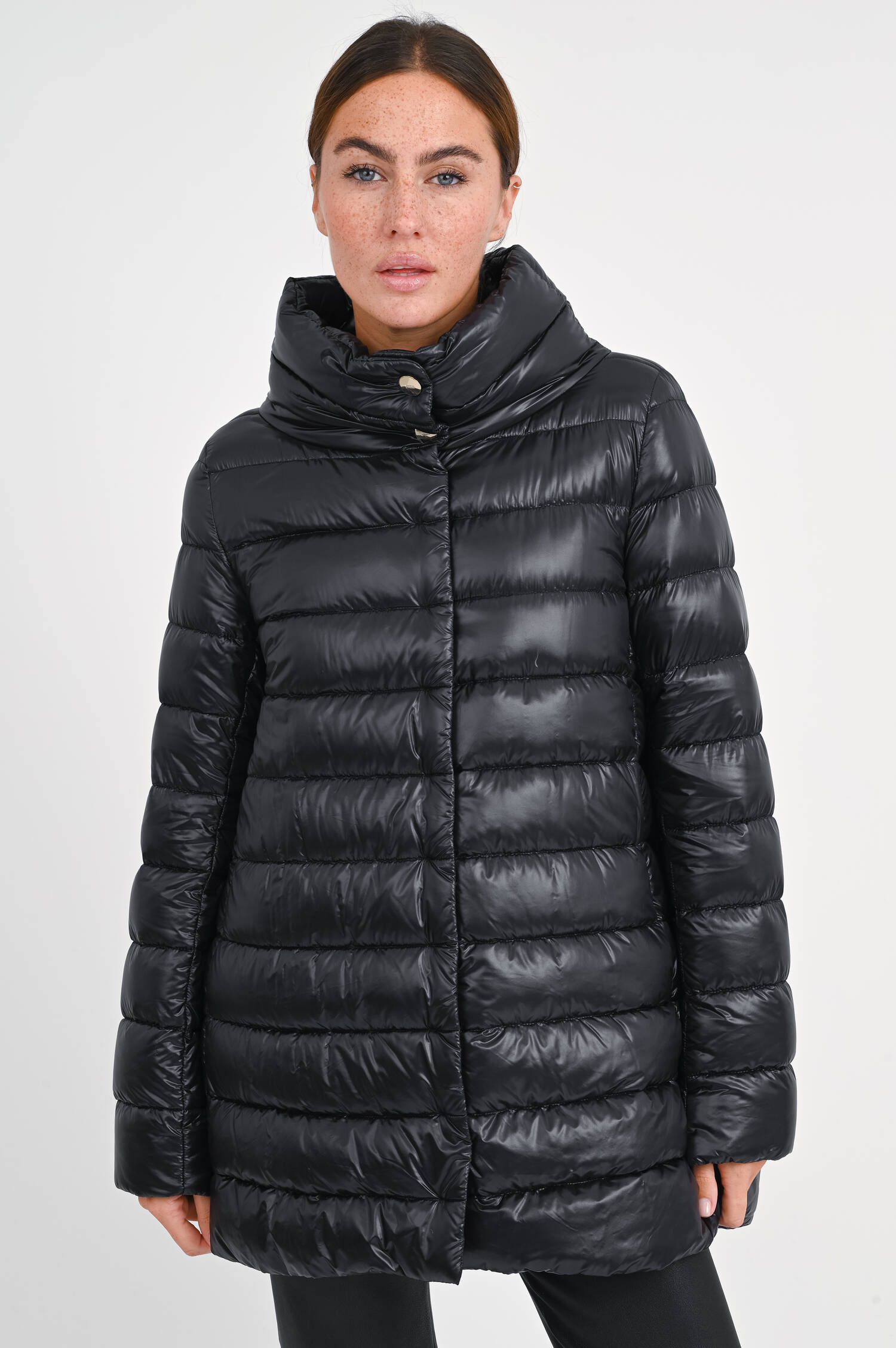 Daunenmantel AMELIA in Schwarz Daunenmantel AMELIA in Schwarz