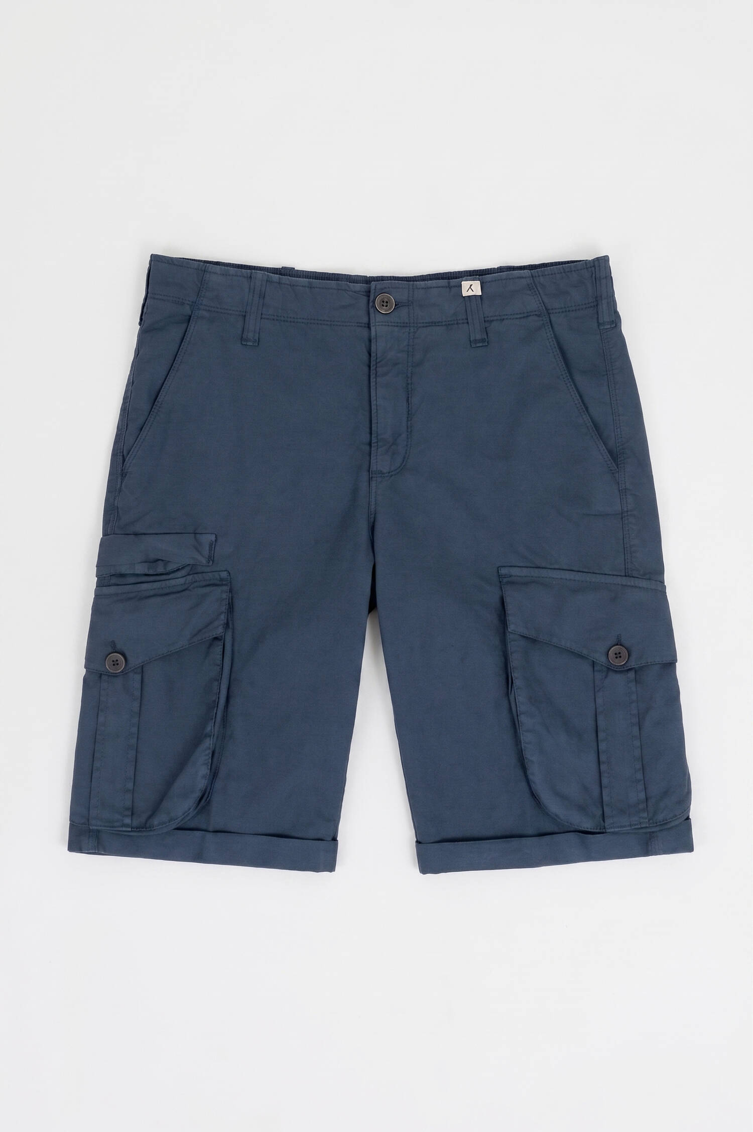 Cargo Bermuda in Navy