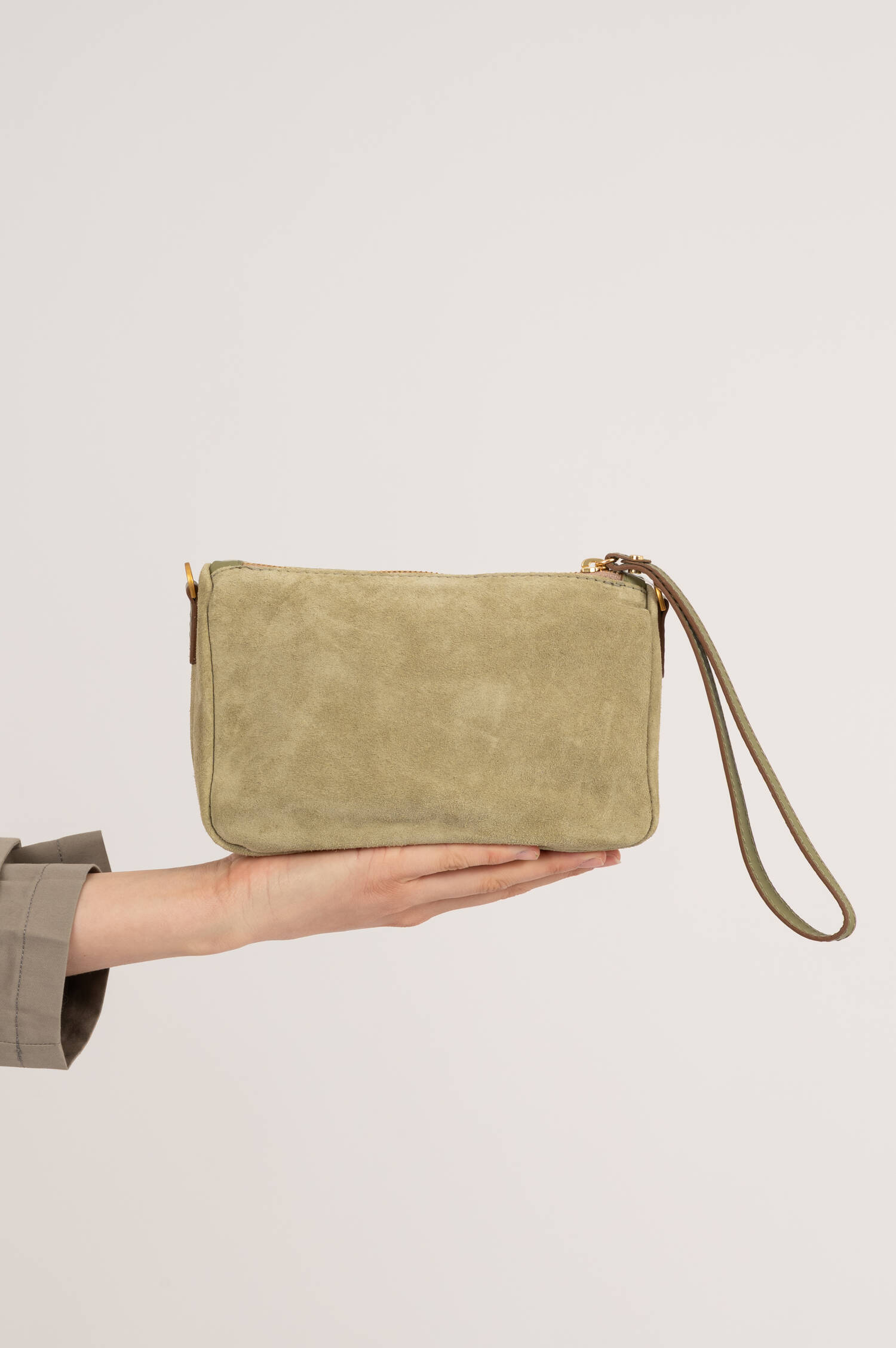 Velourleder-Pouch NORA in Hellgrün