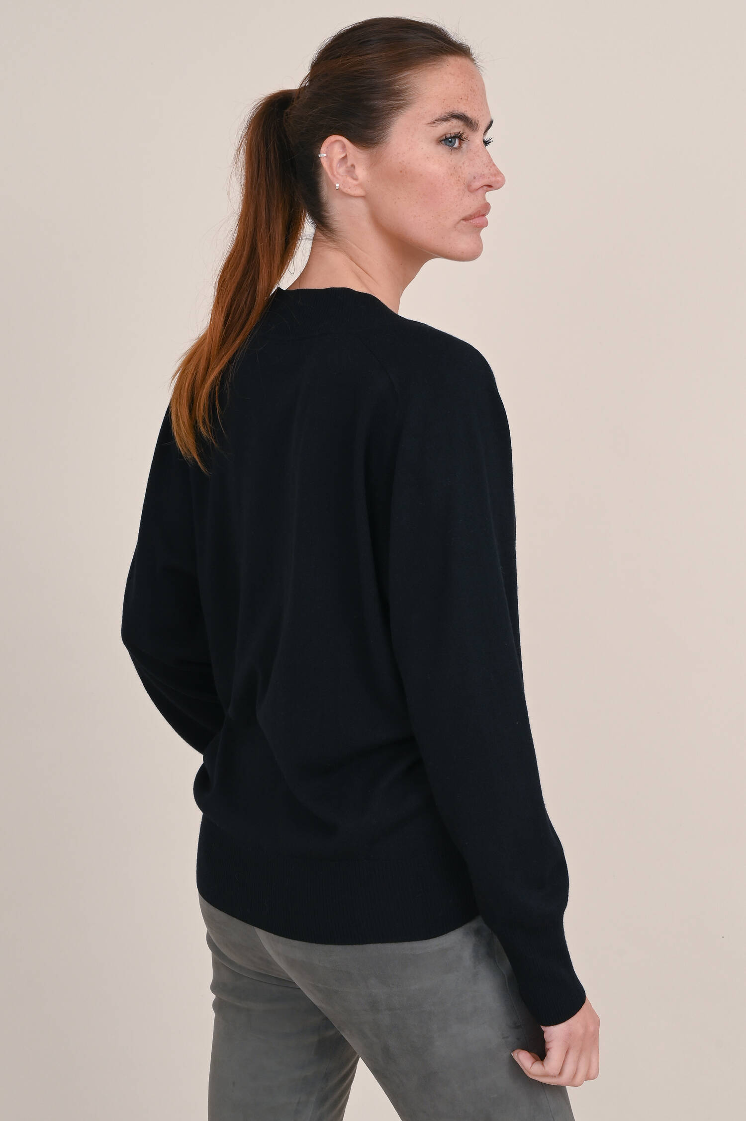 Feinstrick Pullover aus Wollmix in Schwarz