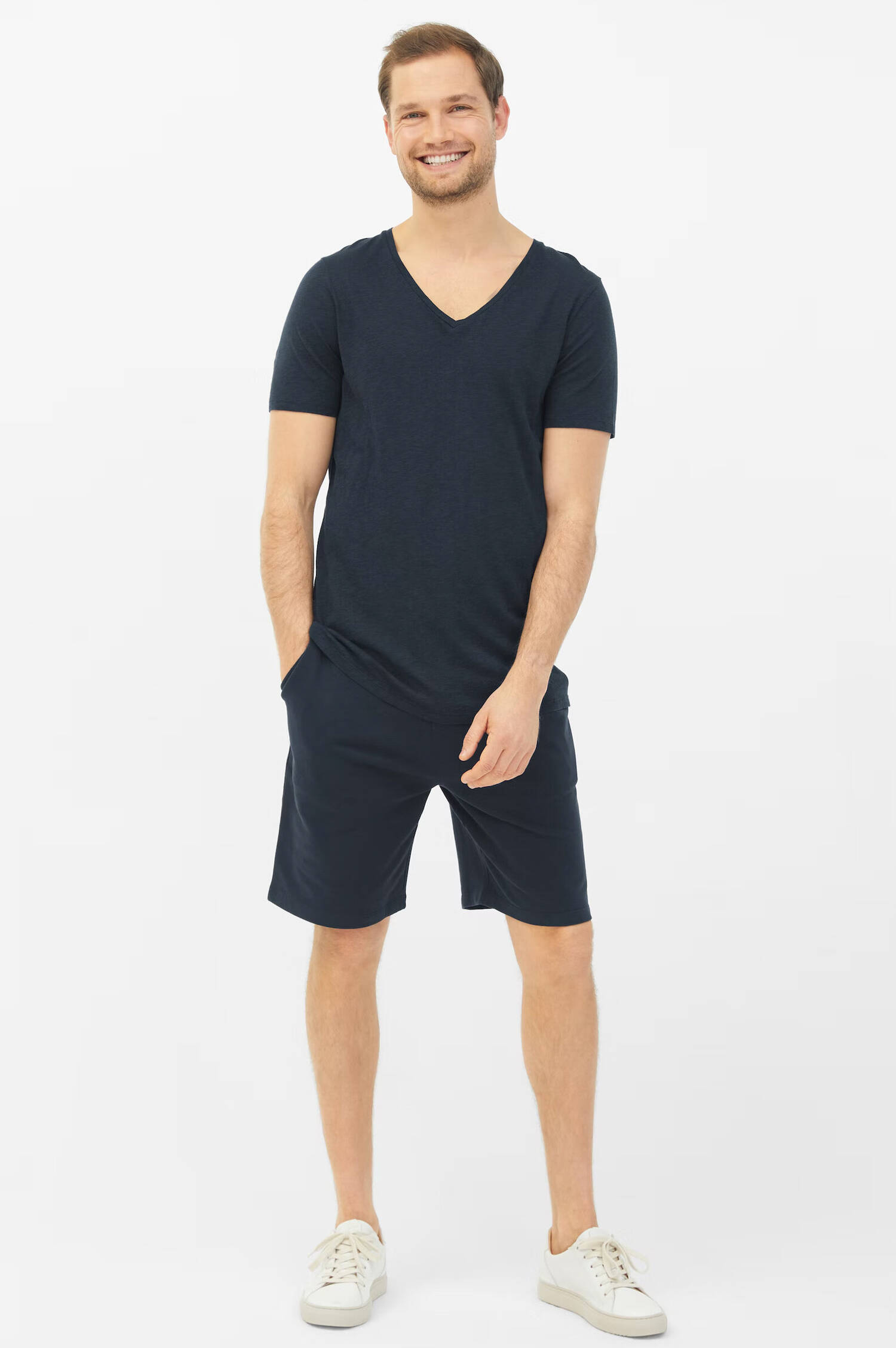 T-Shirt mit V-Ausschnitt in Navy