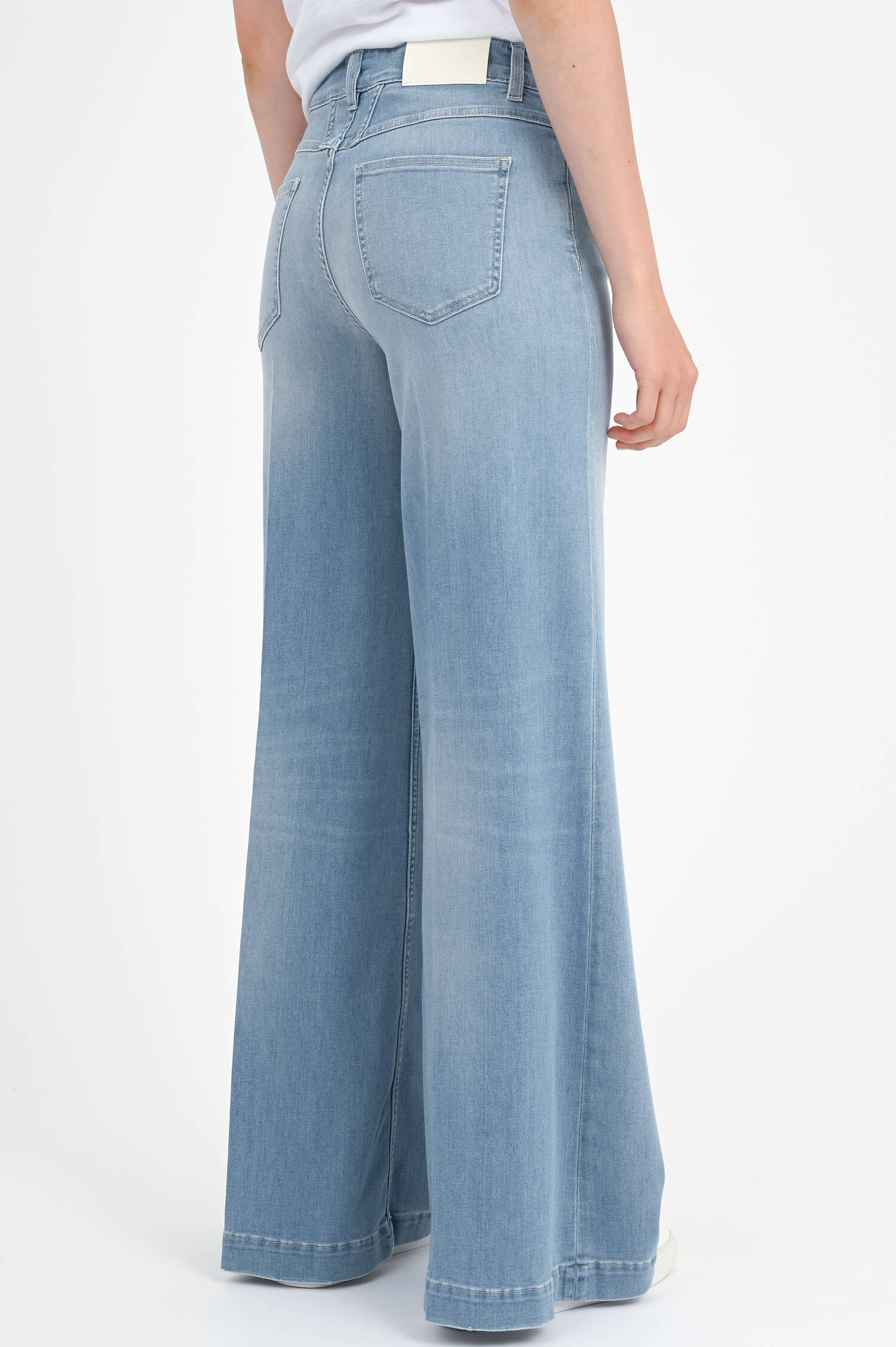  Flared Jeans GLOW UP in Light Blue