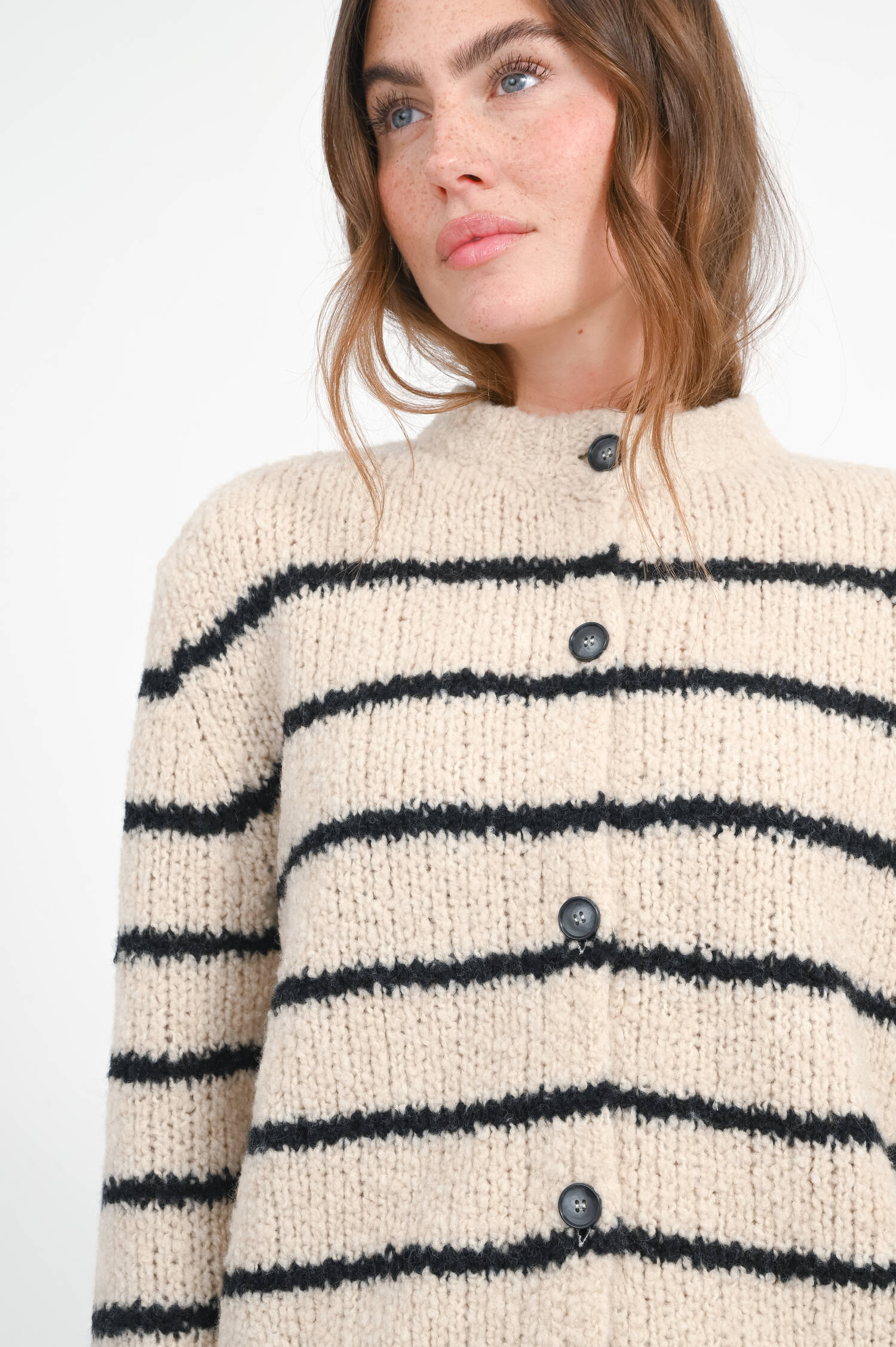 Woll-Strickweste mit Streifen in Creme/Schwarz