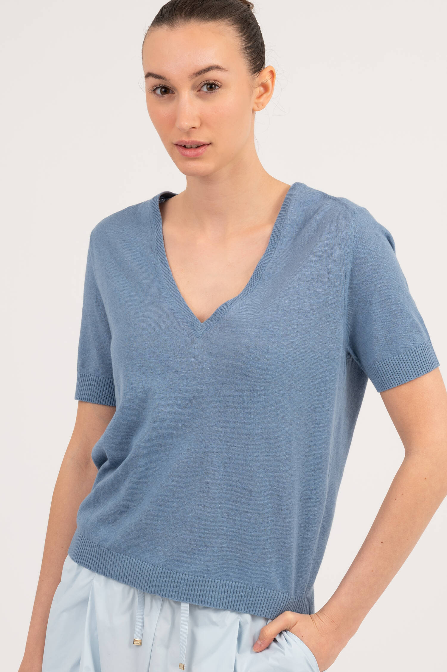 Feinstrick T-Shirt aus Leinenmix in Stoneblau
