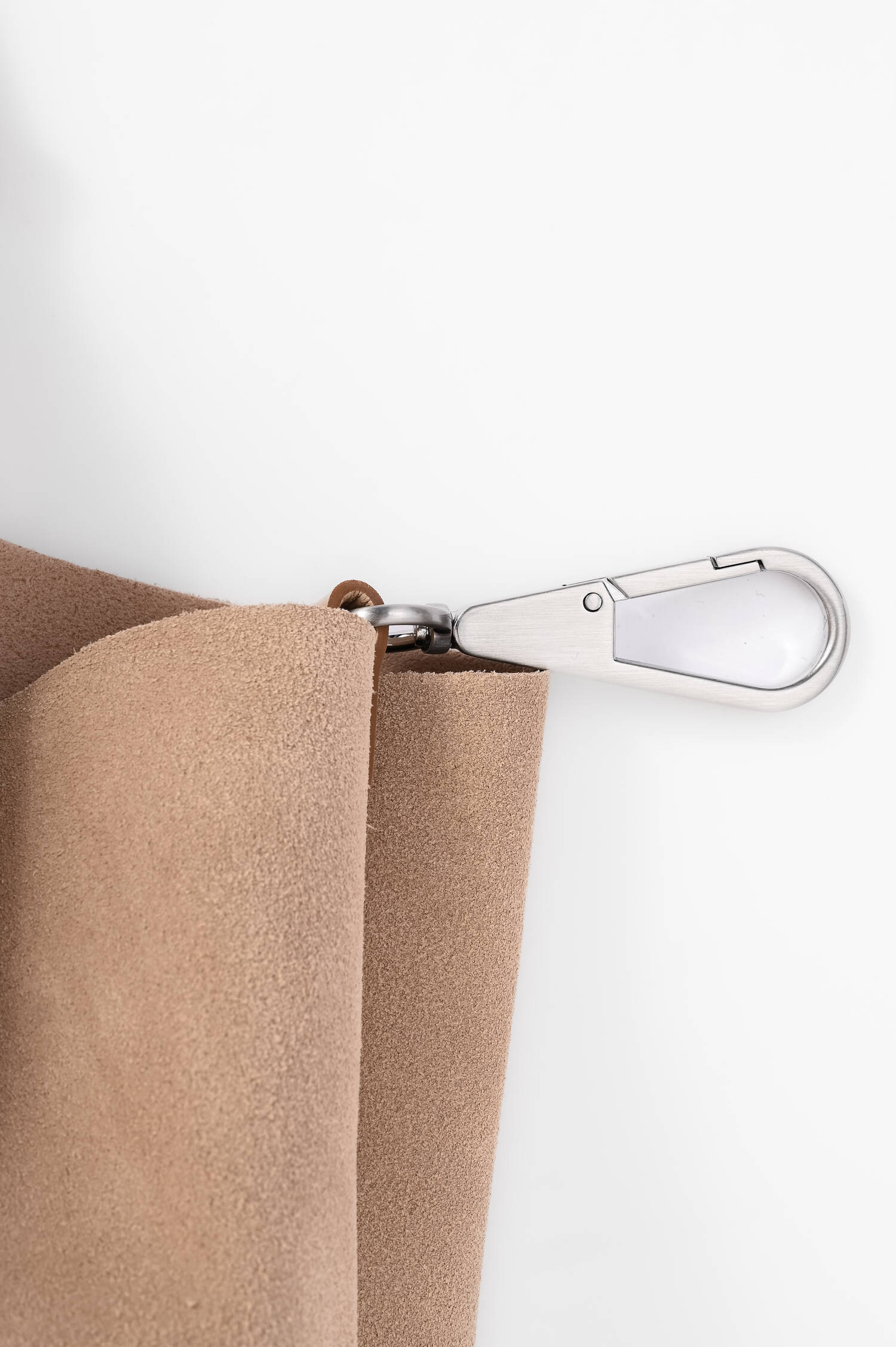 Shopper DUA aus Veloursleder in Nude Shopper DUA aus Veloursleder in Nude