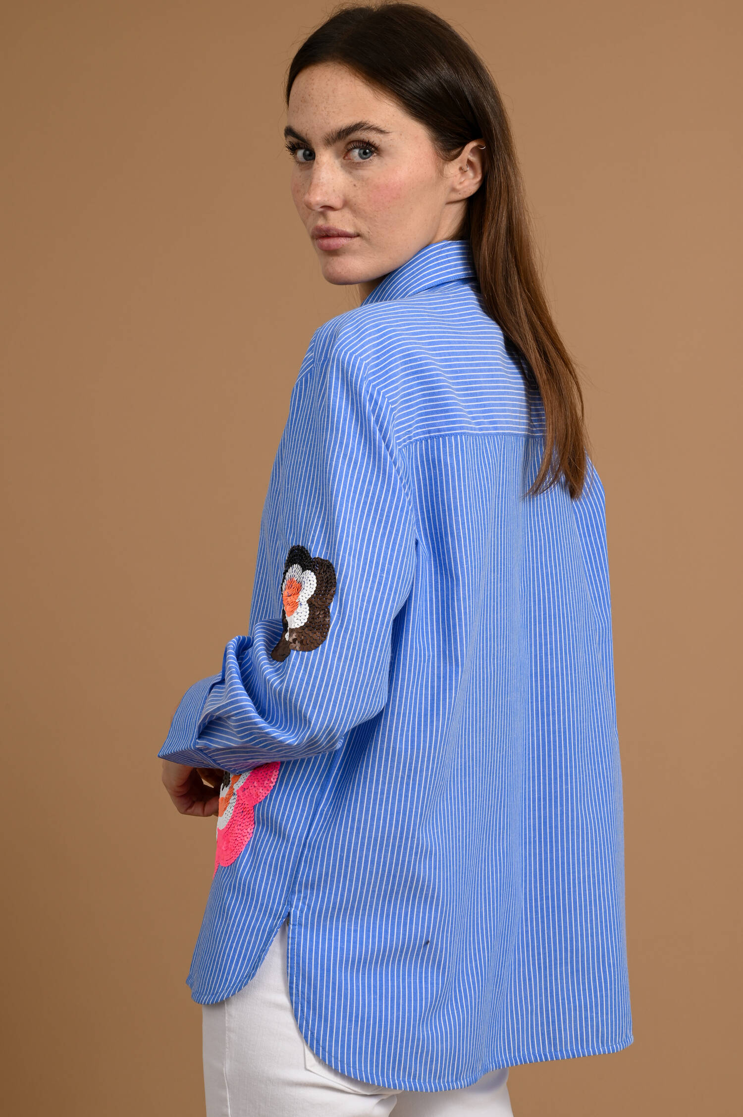 Streifenbluse mit Paillettenaufstick in Blau/Weiß