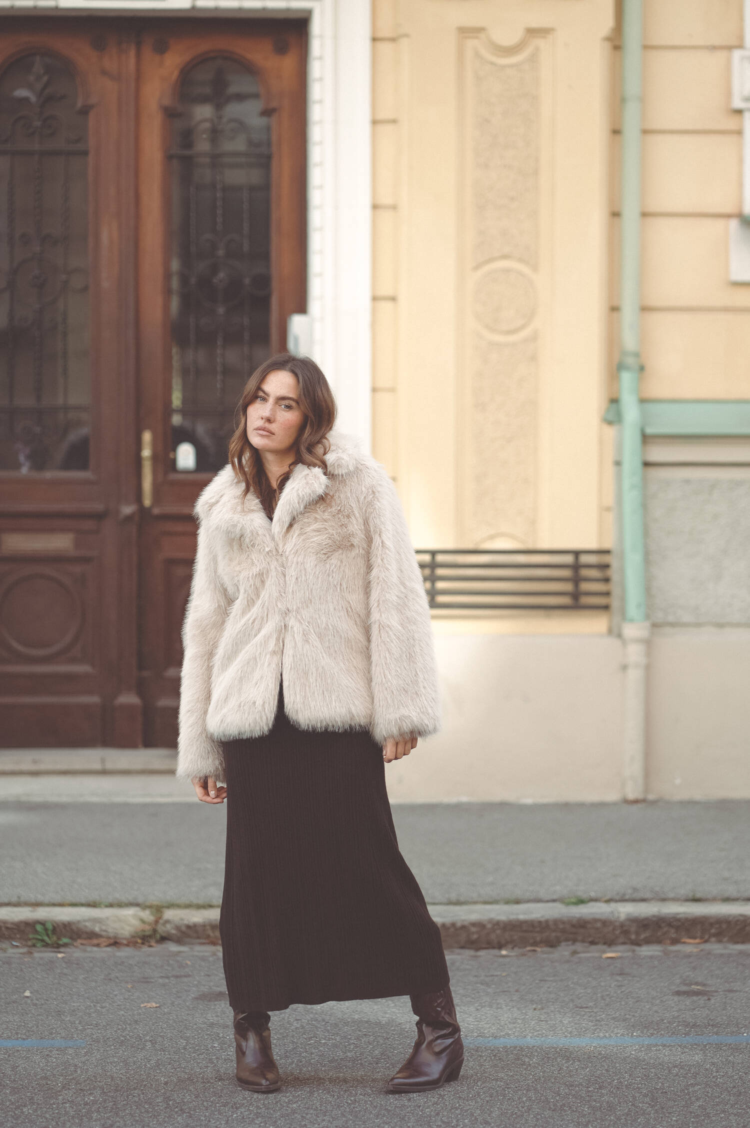 Faux Fur Jacke REIMS mit Revers in Sandstein Faux Fur Jacke REIMS mit Revers in Sandstein