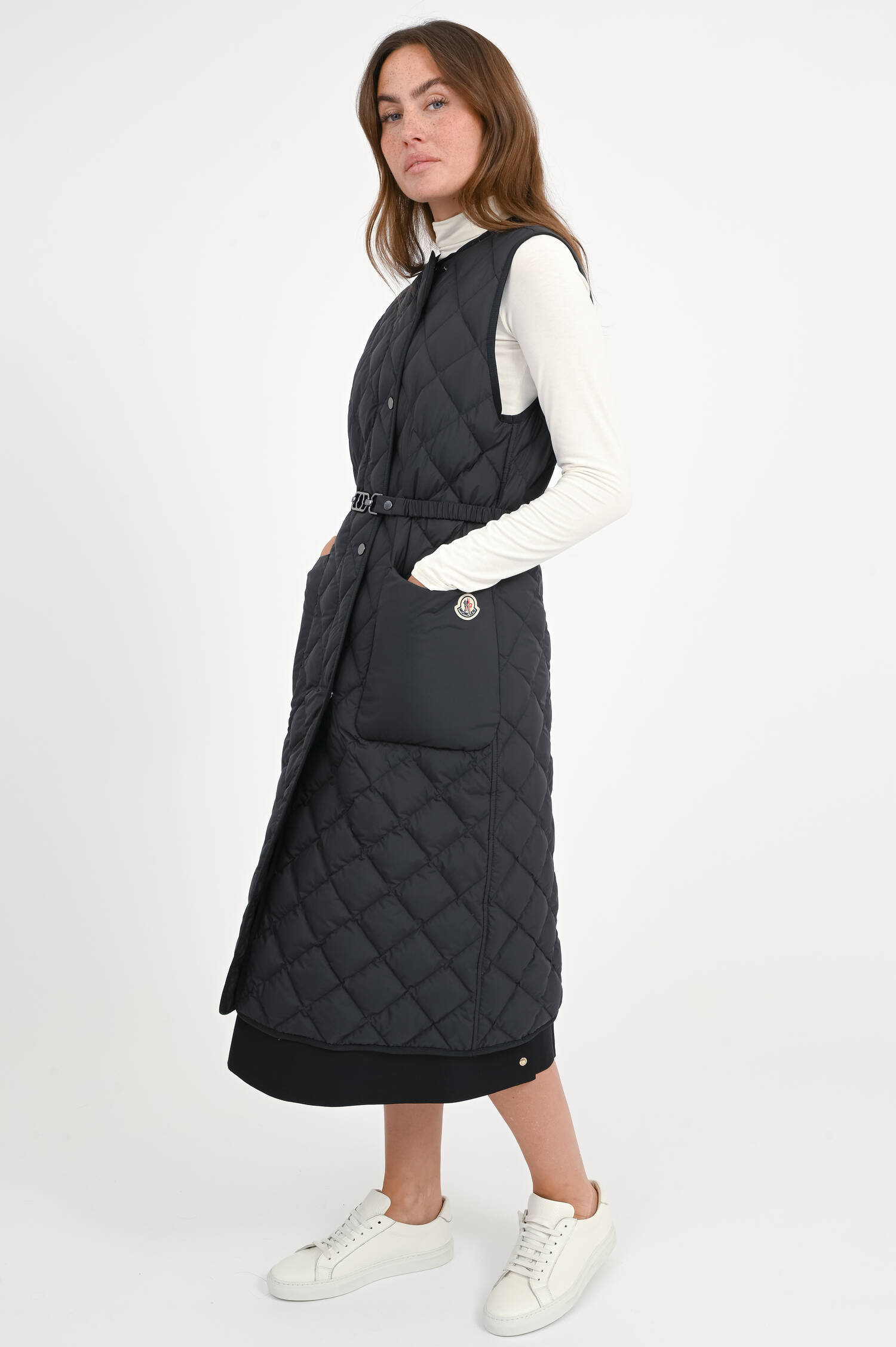 Lange BUTOR Daunenweste in Schwarz