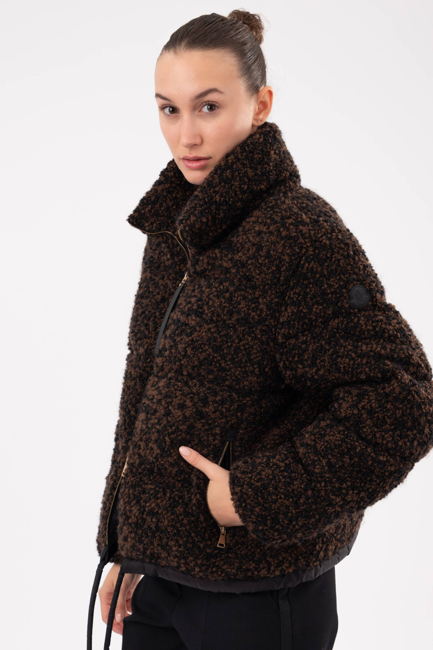 Tweed-Daunenjacke in Schwarz/Braun Tweed-Daunenjacke in Schwarz/Braun