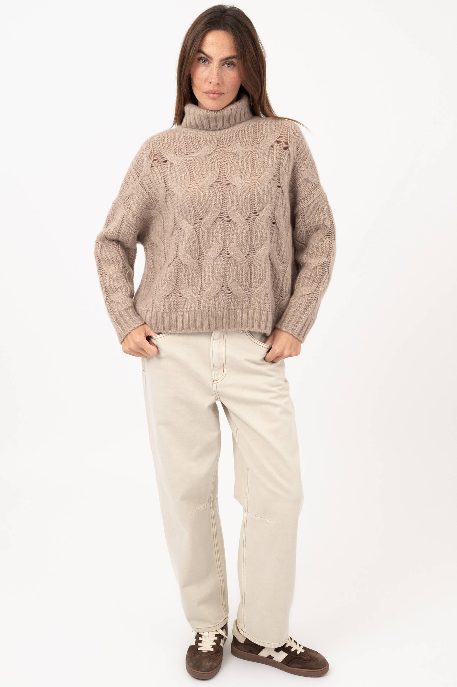 Zopfstrick-Rollkragen-Pullover in Braun Zopfstrick-Rollkragen-Pullover in Braun