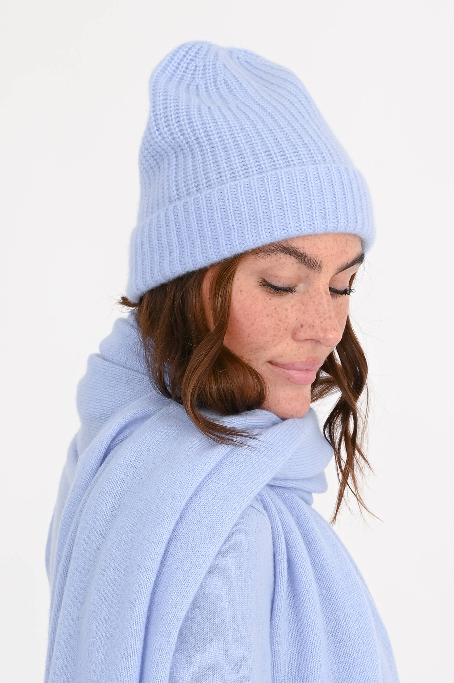 Rippstrickmütze aus Cashmere in Hellblau Rippstrickmütze aus Cashmere in Hellblau