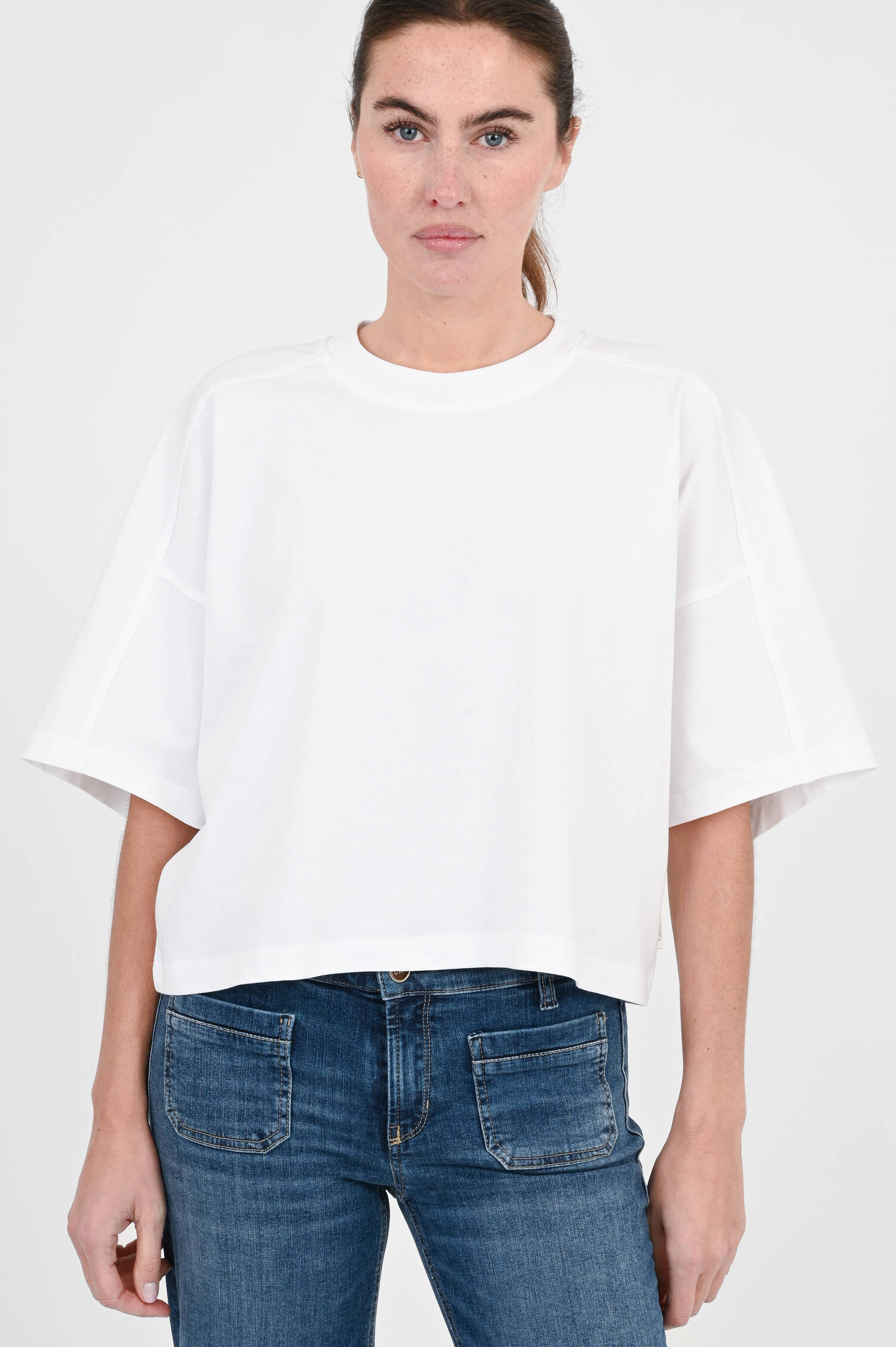 Oversized T-Shirt mit verkürzter Passform in Weiß Oversized T-Shirt mit verkürzter Passform in Weiß