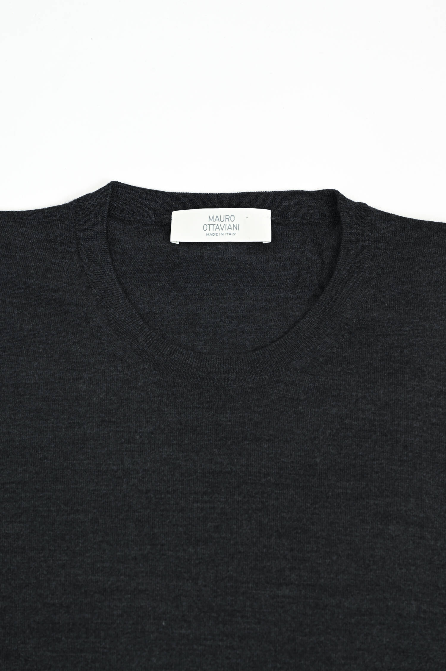 Feinstrick-Pullover aus Merinowolle in Dunkelgrau