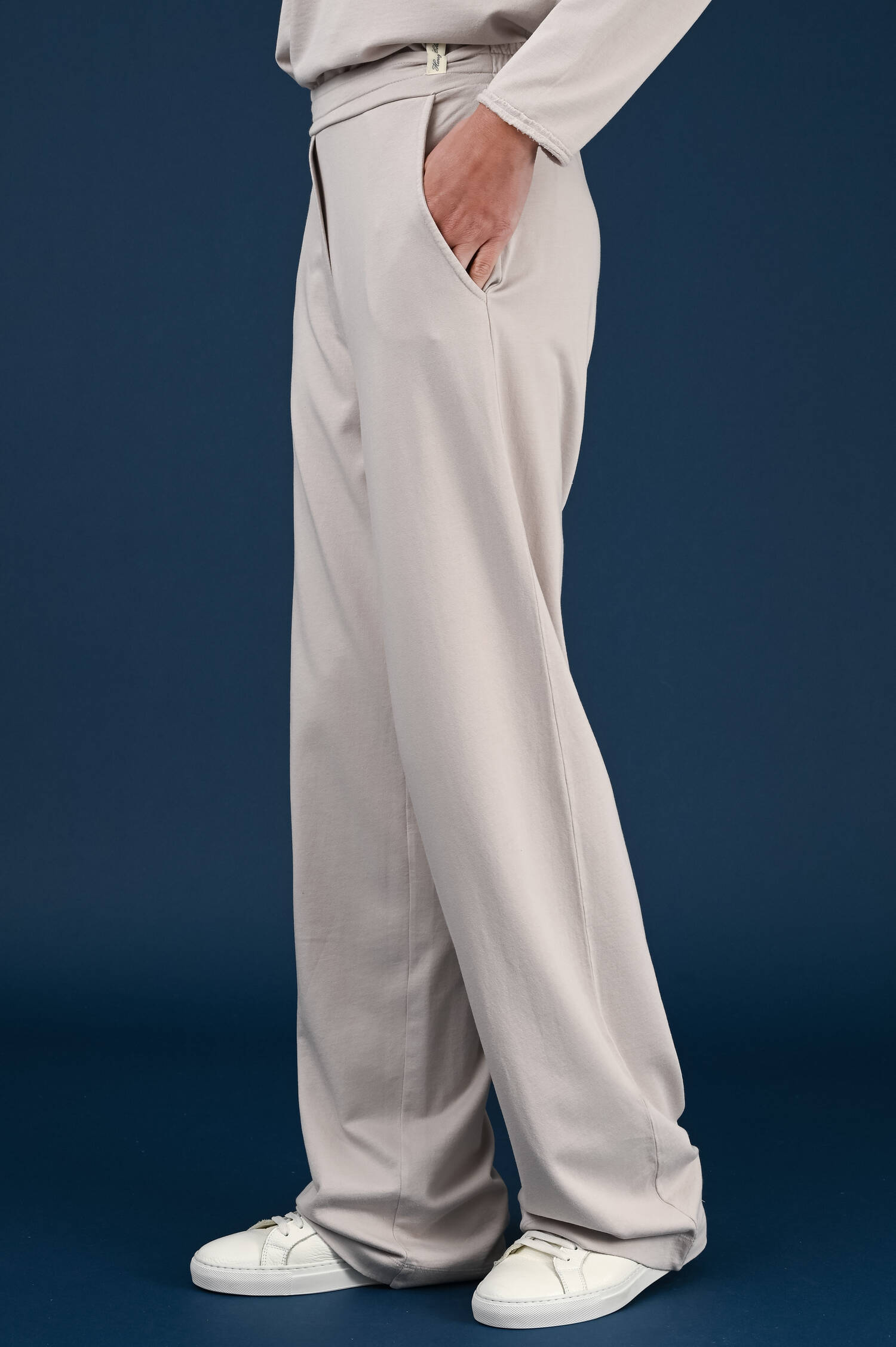 Schlupfhose mit geradem Bein in Taupe