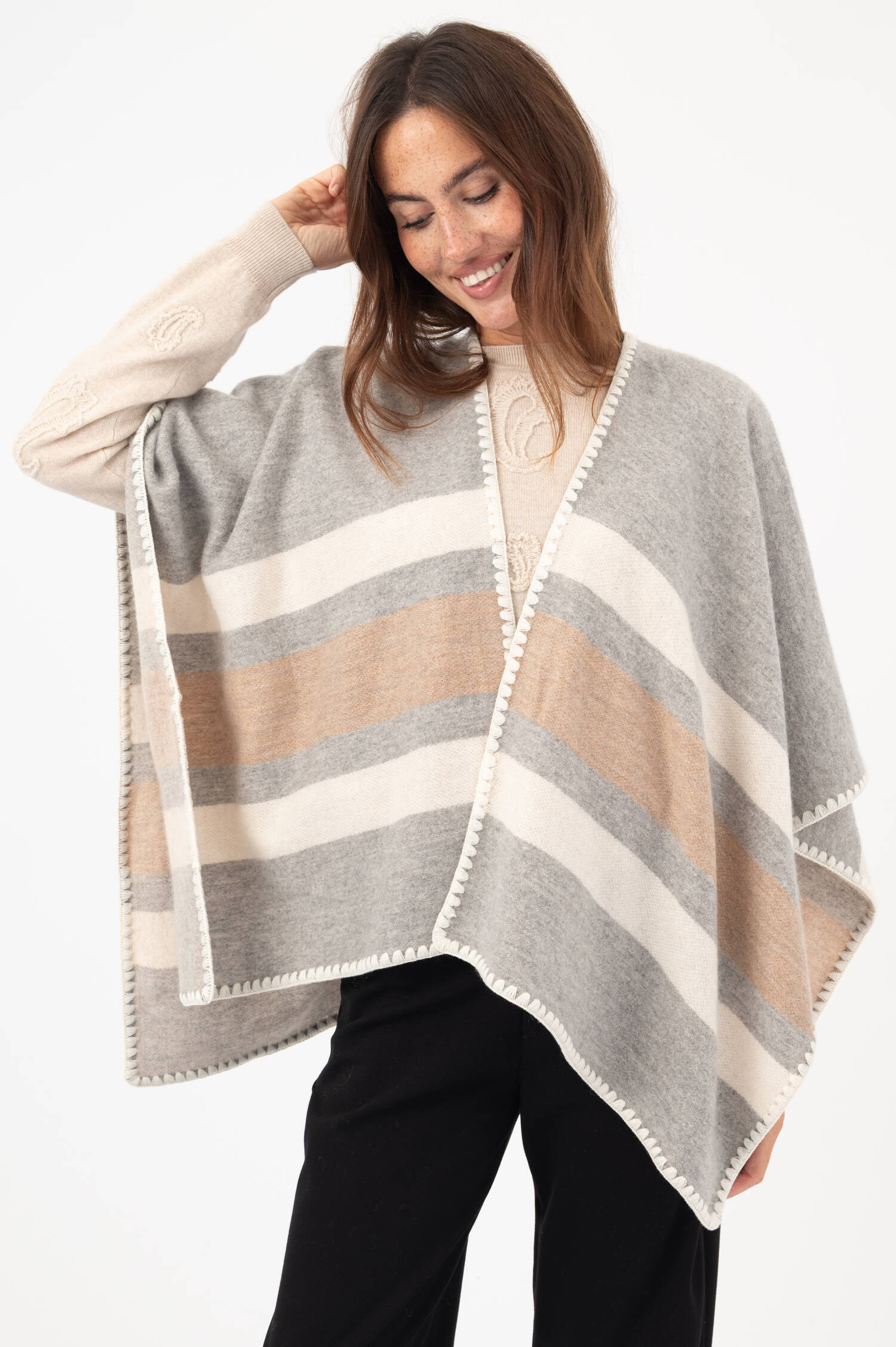 Cashmere-Poncho in Grau/Weiß/Beige Cashmere-Poncho in Grau/Weiß/Beige