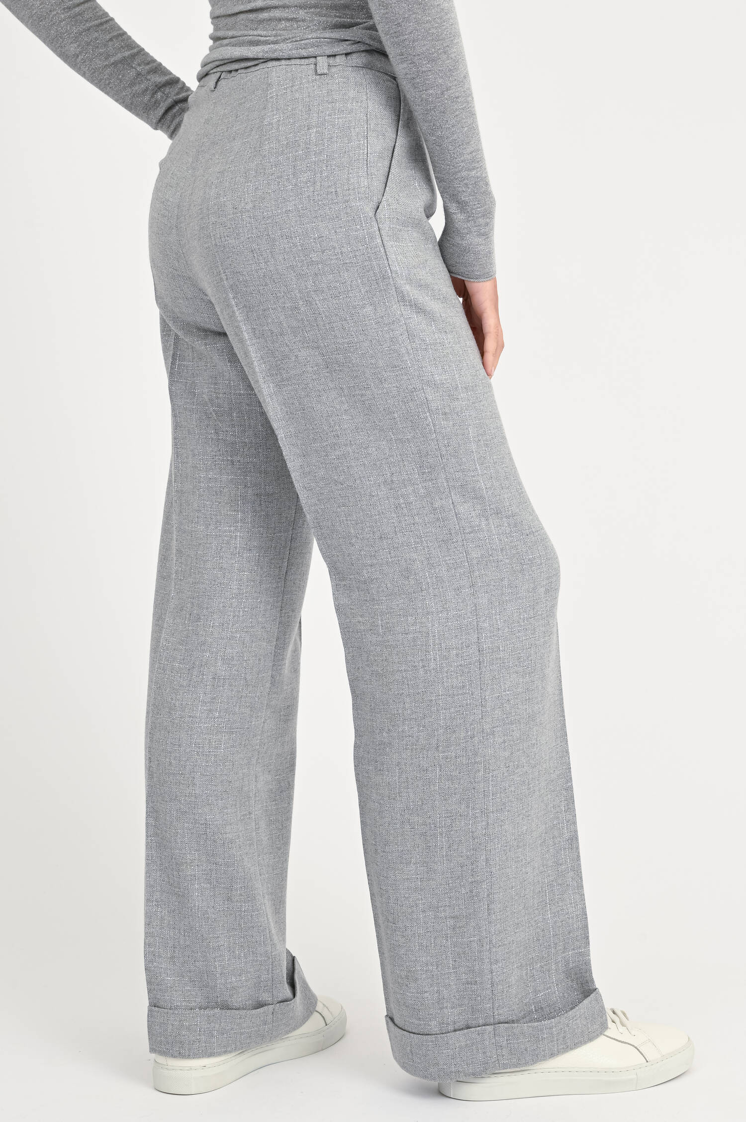 Hose mit Lurexfäden in Grau