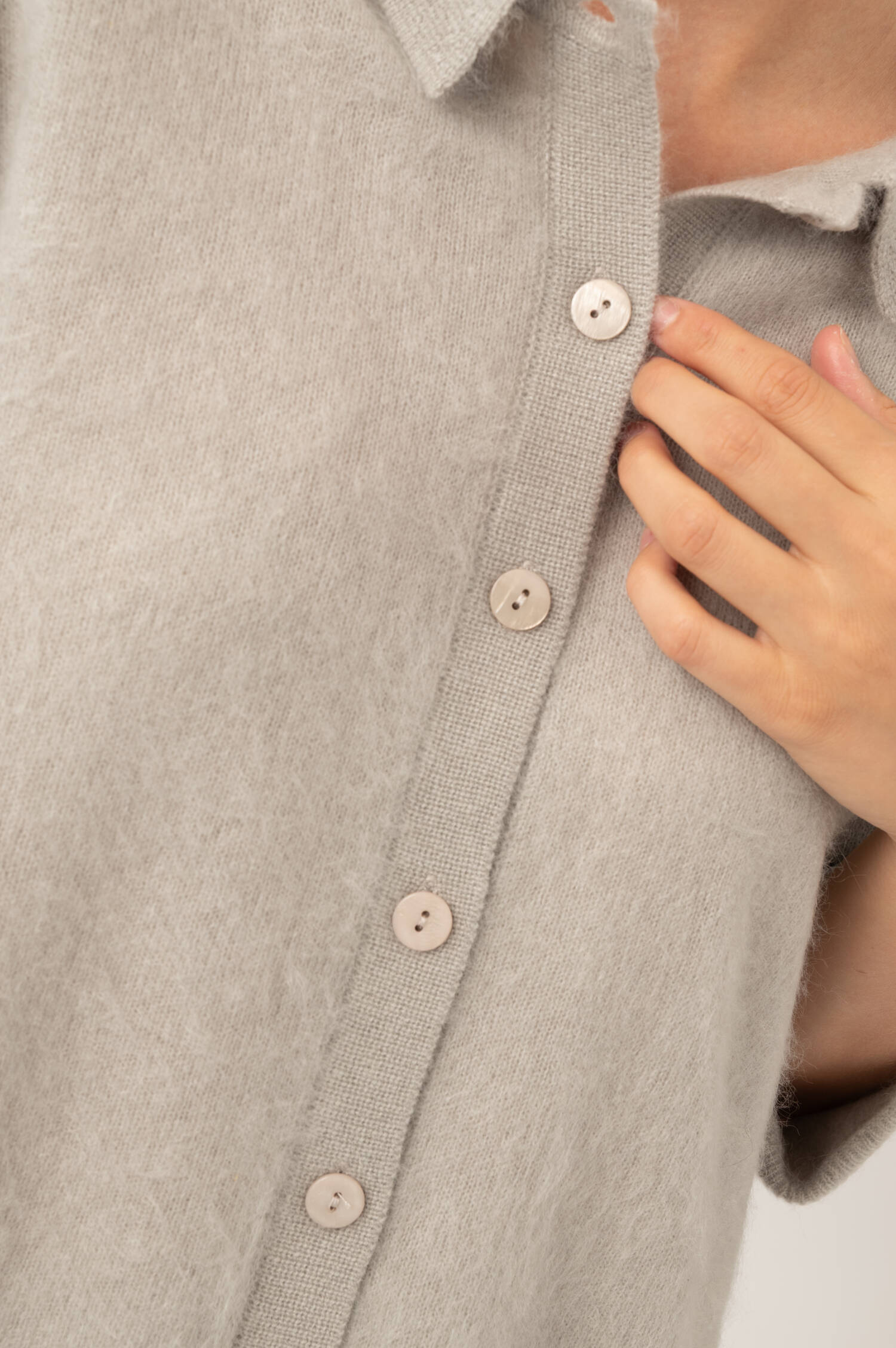 Hairy Cashmere Cardigan in Grau