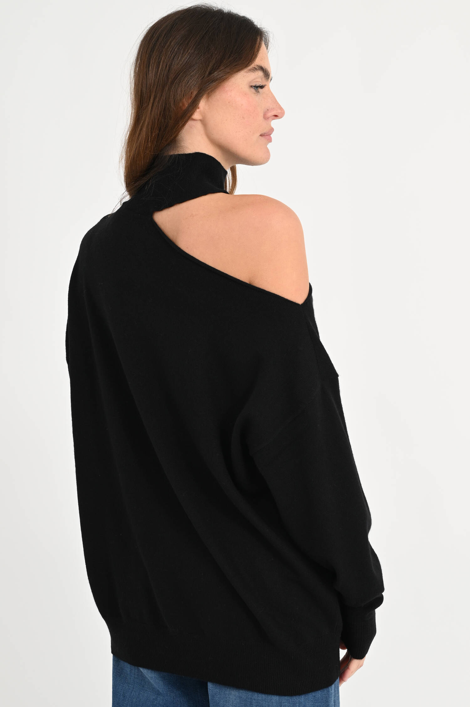 Cashmere Turtelneck Pullover mit Cut-Out in Black