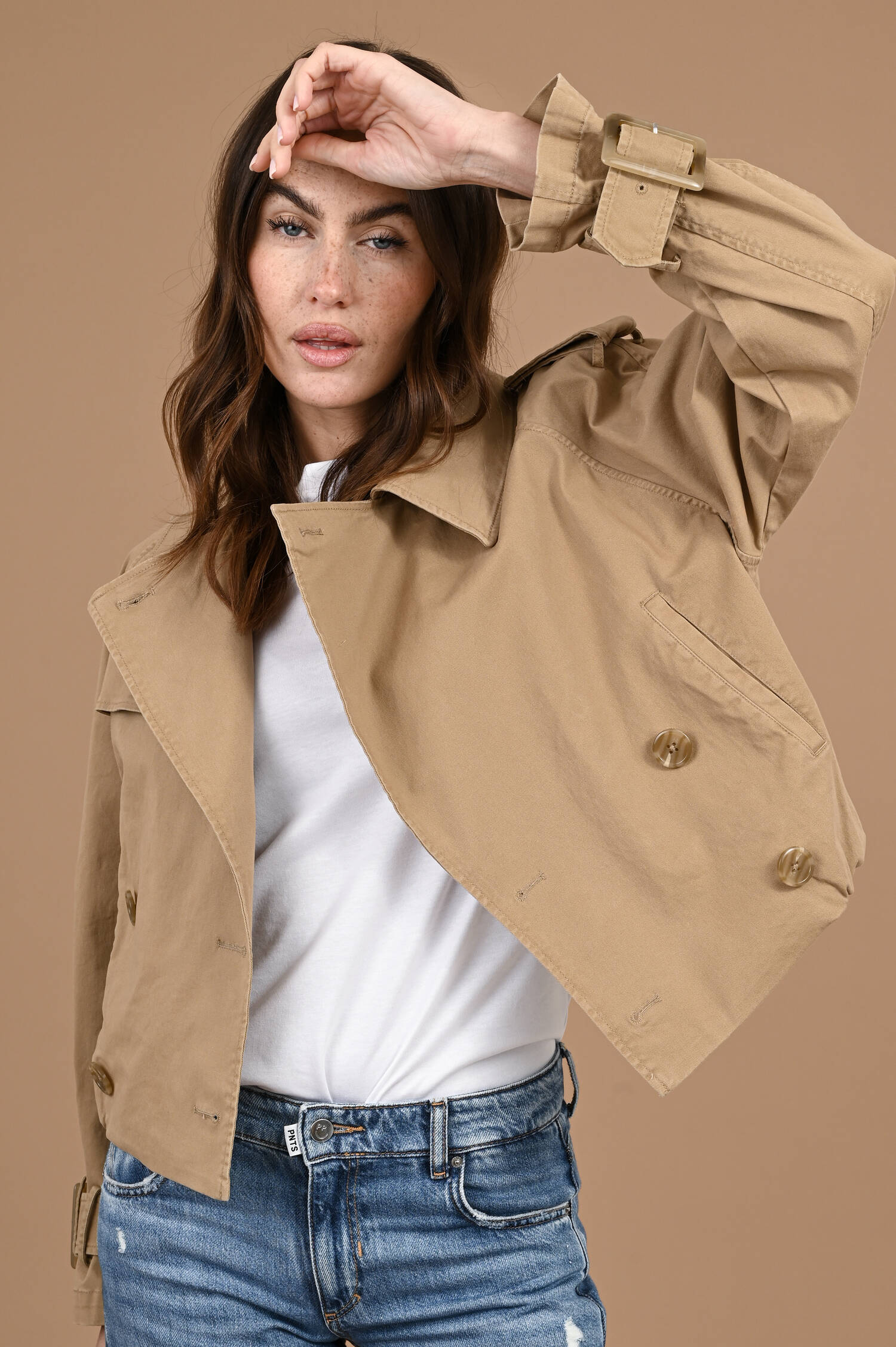 Kurzjacke im Trenchcoat-Stil in Camel