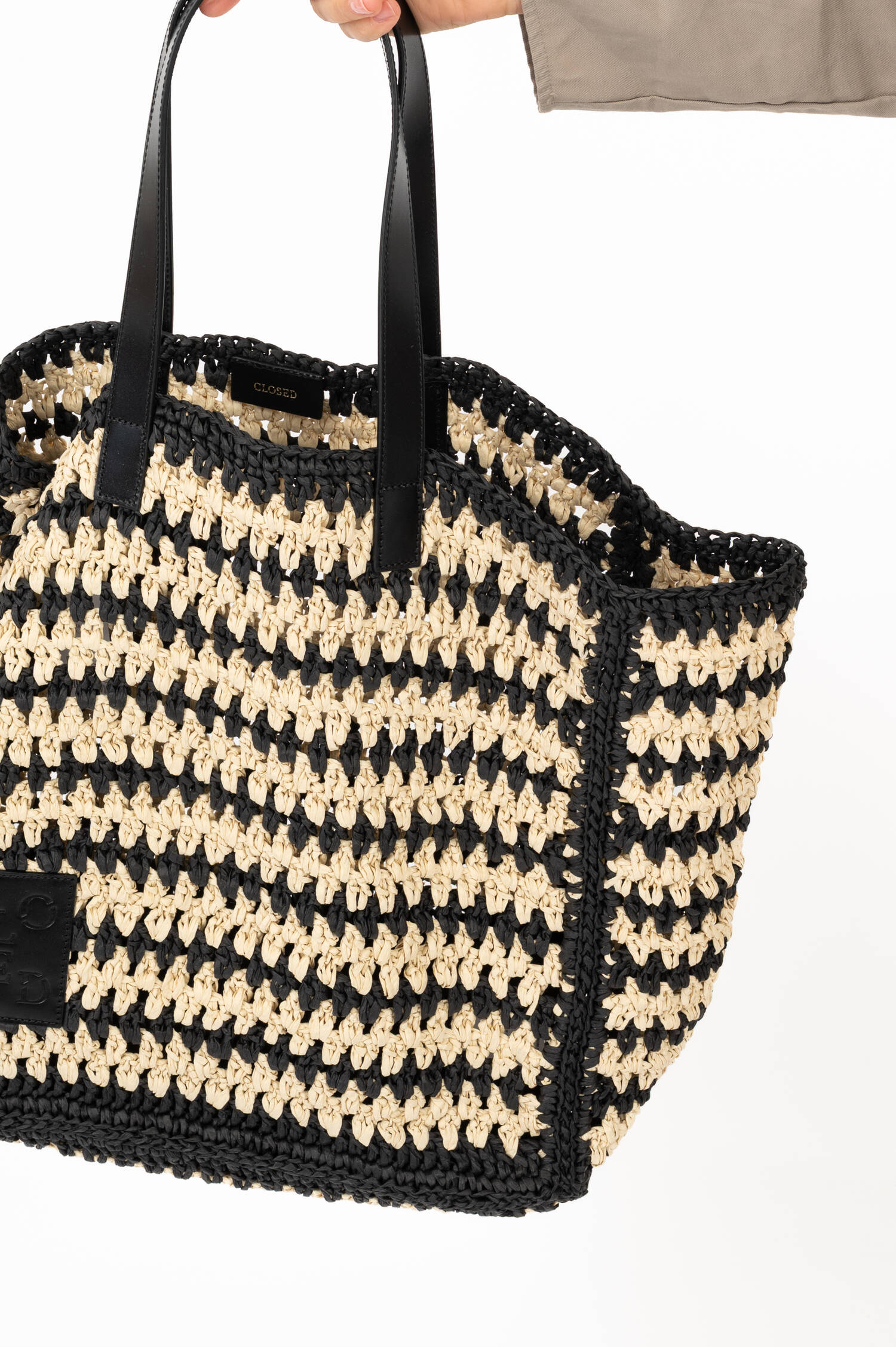 Paper-Straw Shopper in Schwarz/Beige