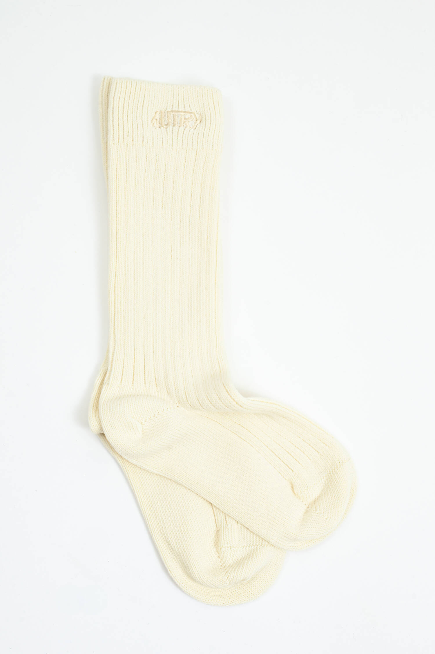 Hohe Strümpfe mit Rippstrick in Weiß