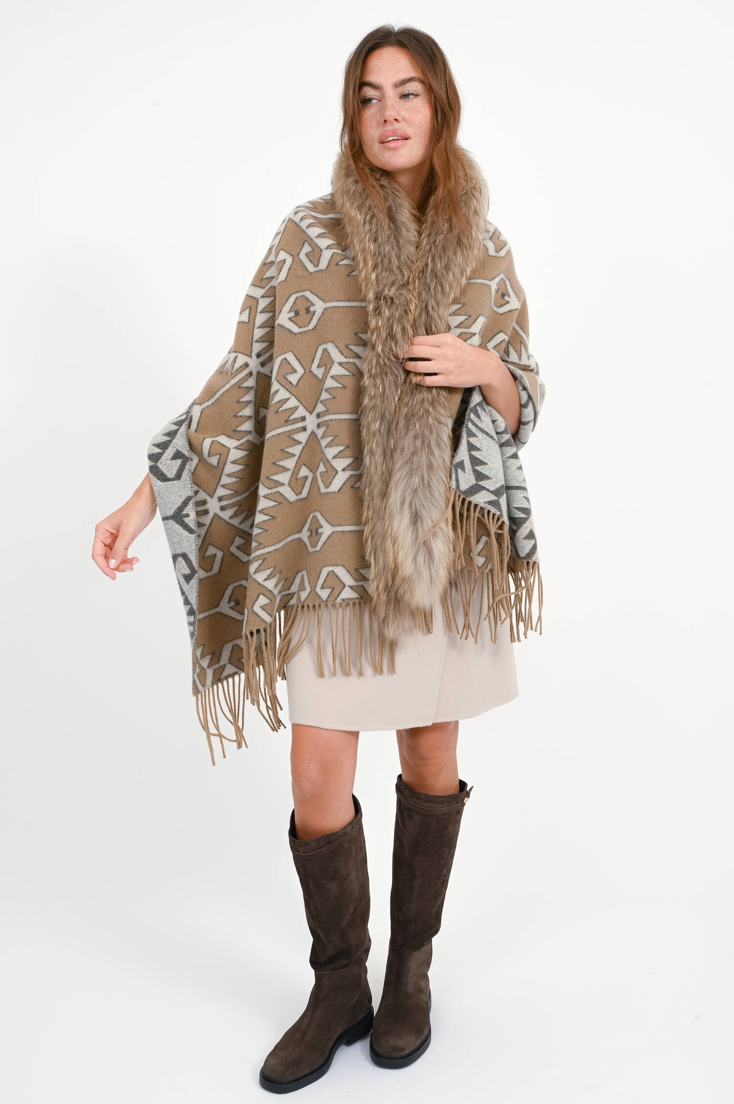 Wollcape STOLA in Navajo Camel Wollcape STOLA in Navajo Camel