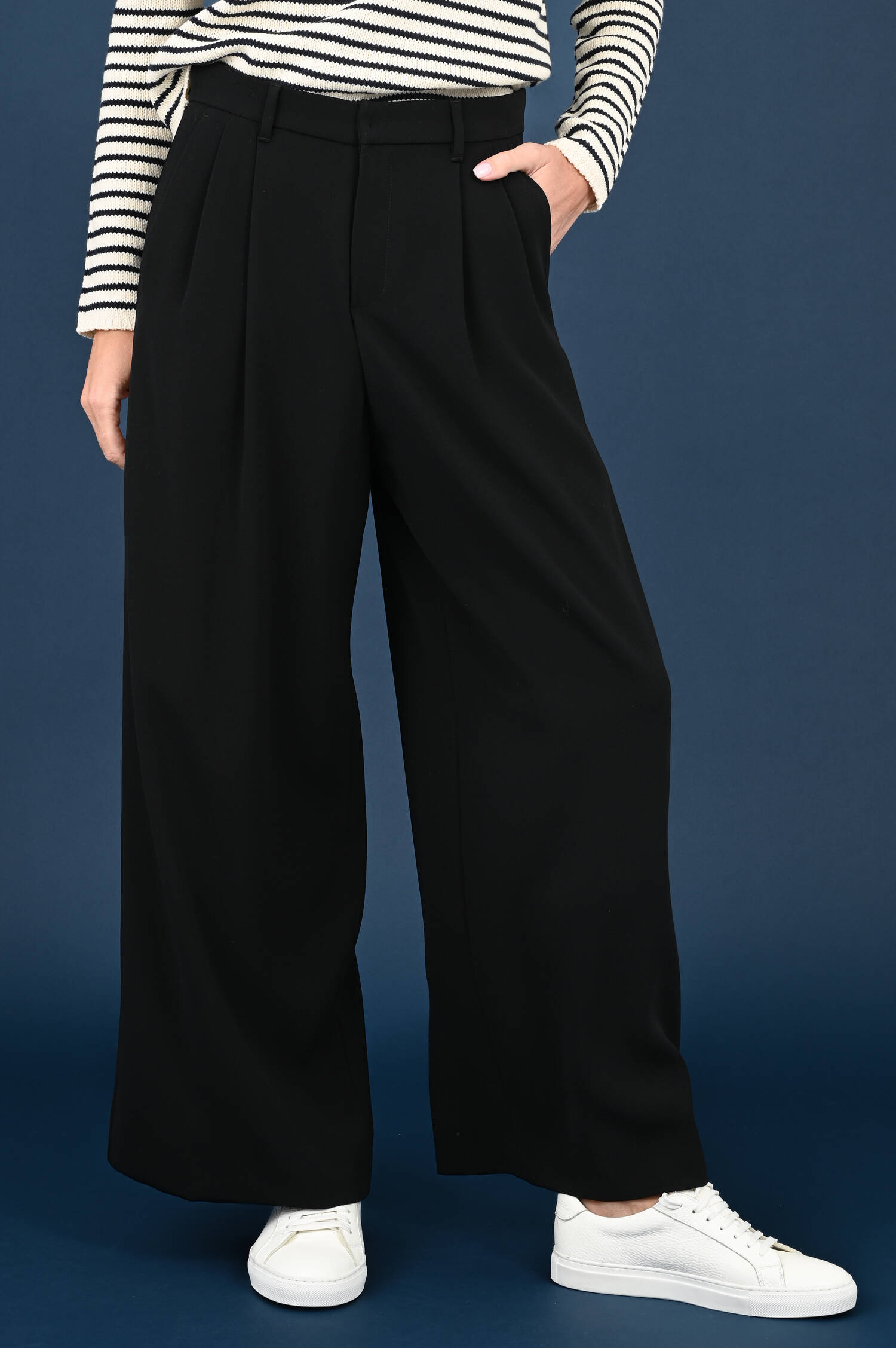 Wide-Leg Pants DONATA in Schwarz