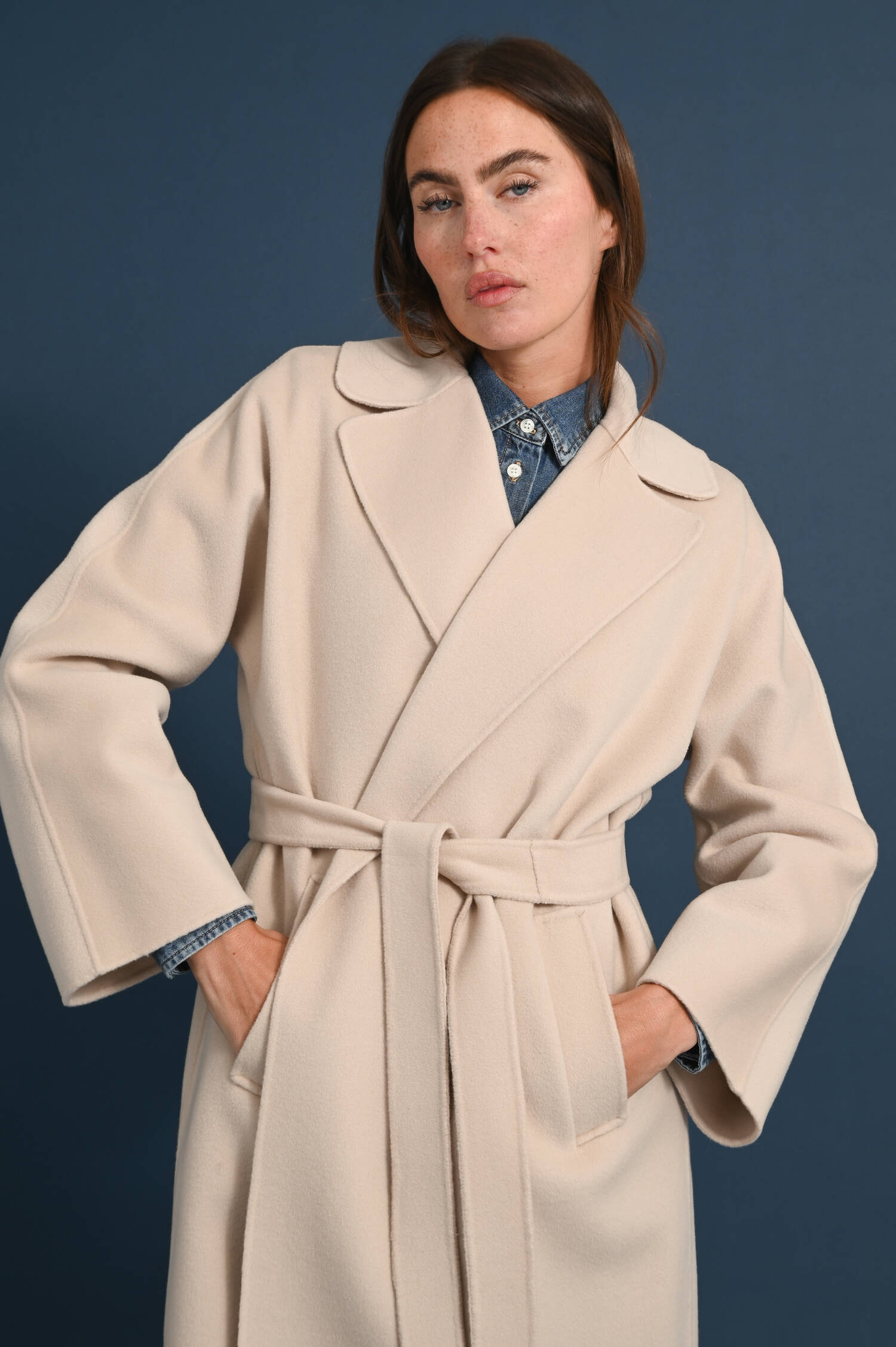 Schurwoll-Mix Trenchcoat CIVADA in Sand
