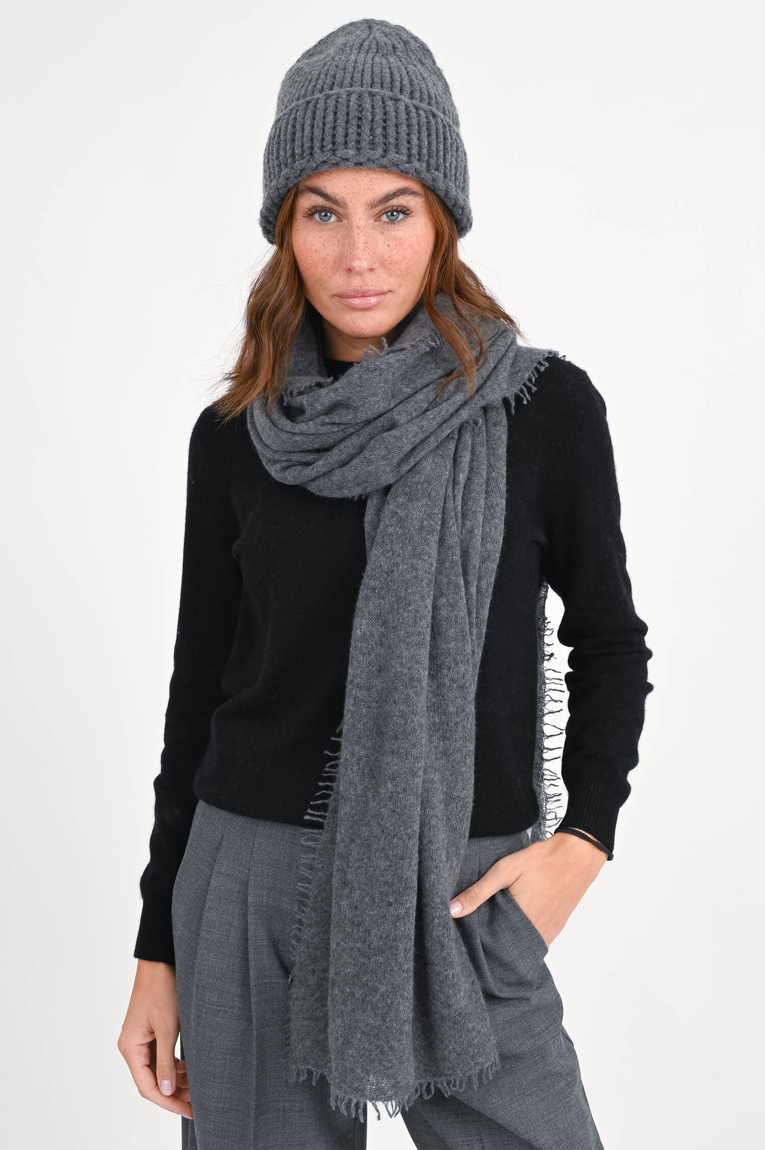 Maxi-Cashmere Mütze in Dunkelgrau Maxi-Cashmere Mütze in Dunkelgrau