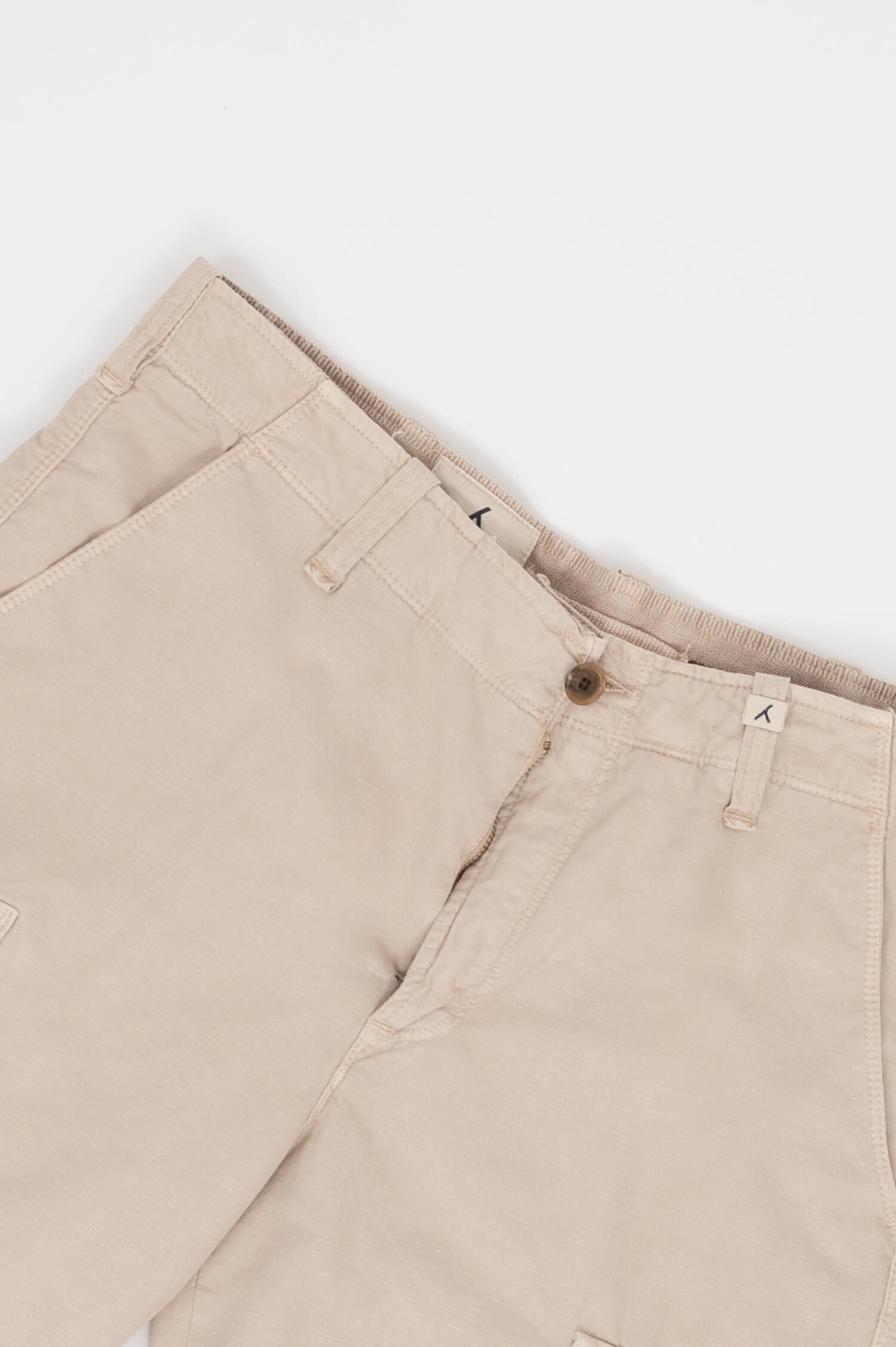 Cargo Bermuda in Beige