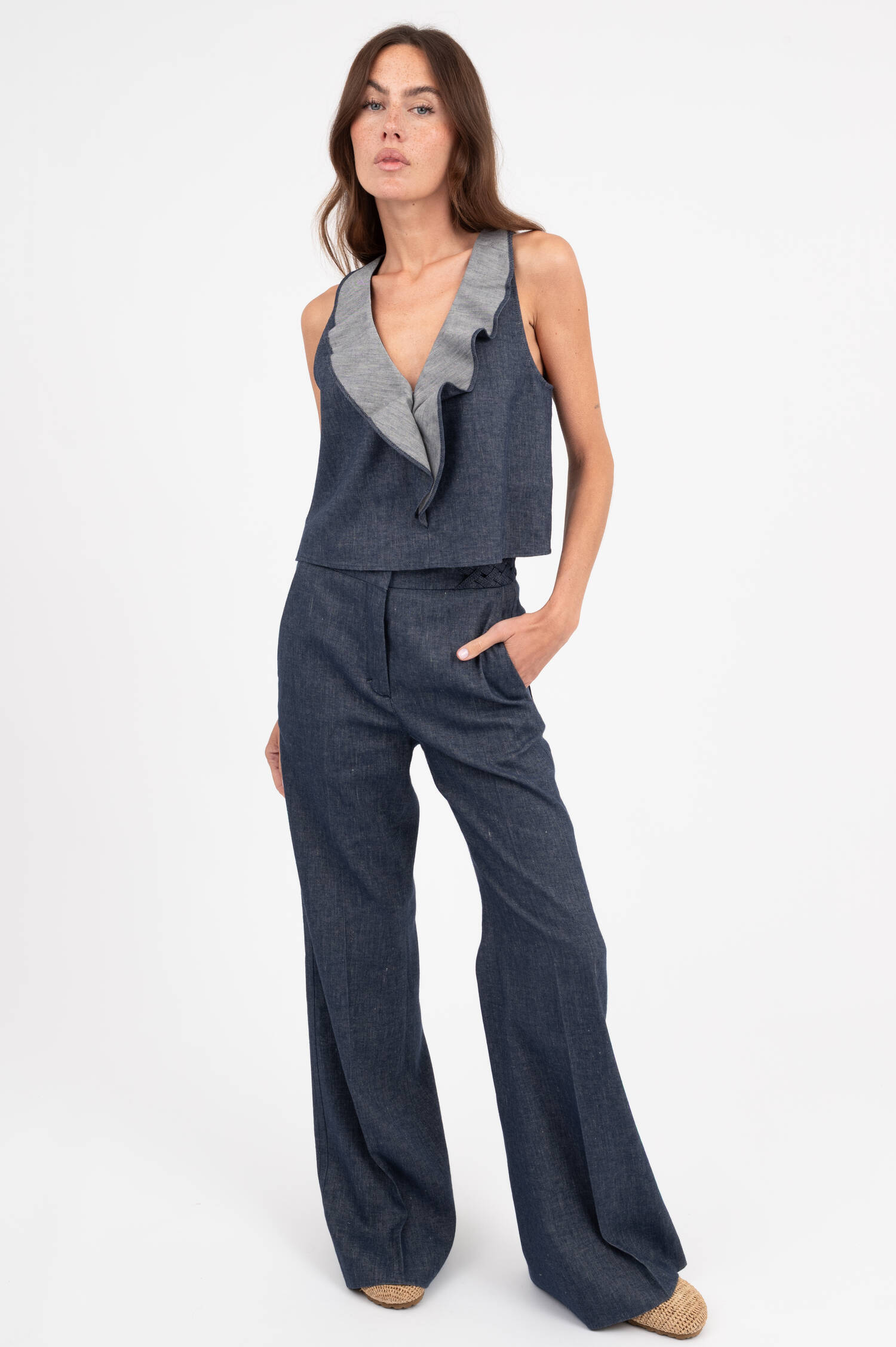 Flared Denim Hose in Dunkelblau Flared Denim Hose in Dunkelblau