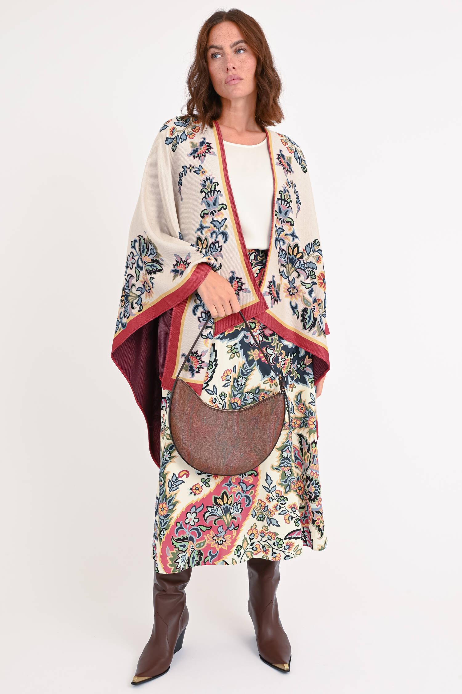 Cape/Poncho mit Paisley-Muster in Multicolor/Beige